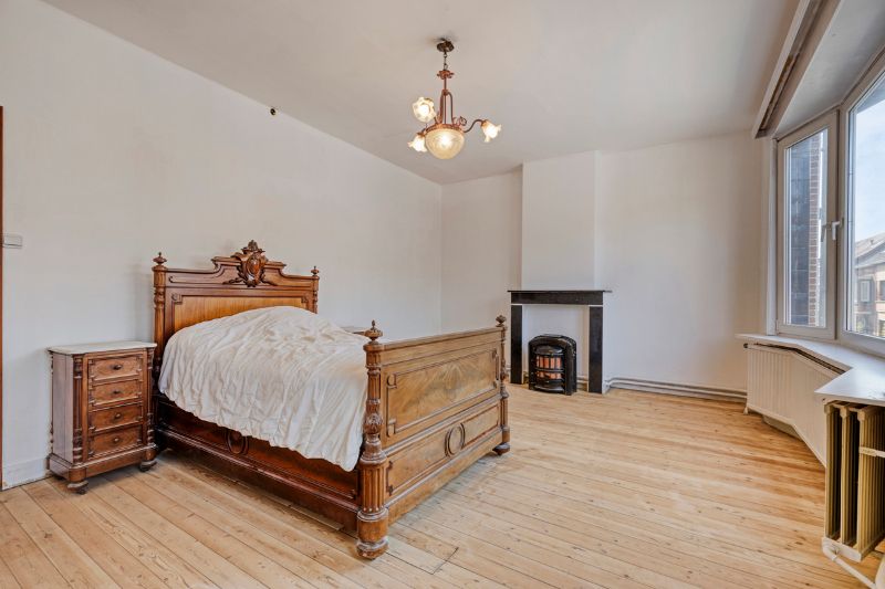 Charmante woning met opvallende gevel ligt op je te wachten. foto 15
