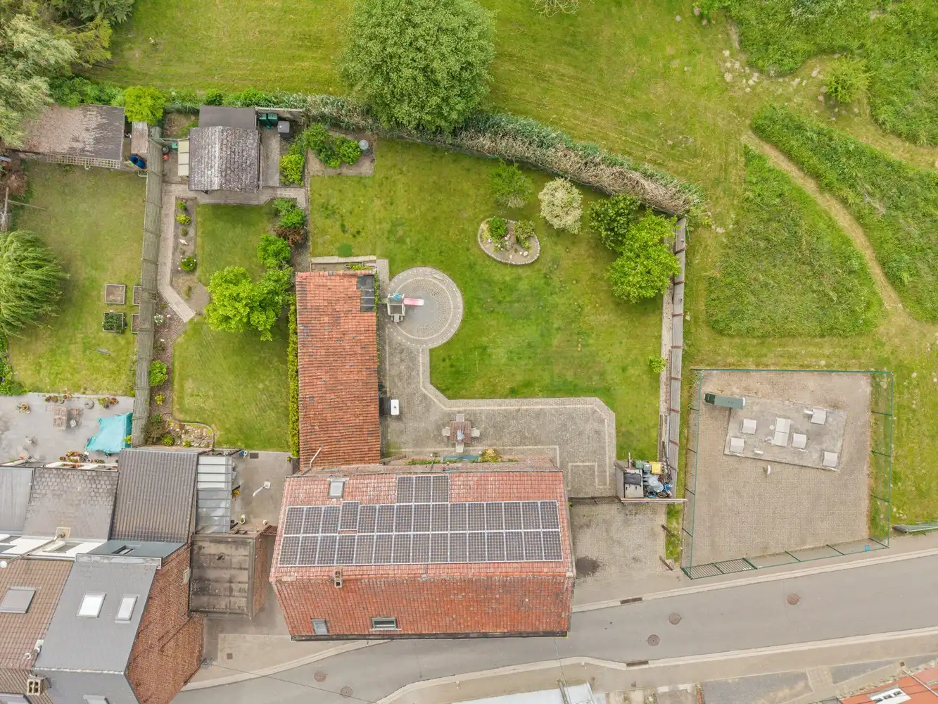 Charmante woning met zonnige tuin, grote garage en eindeloze mogelijkheden foto 4