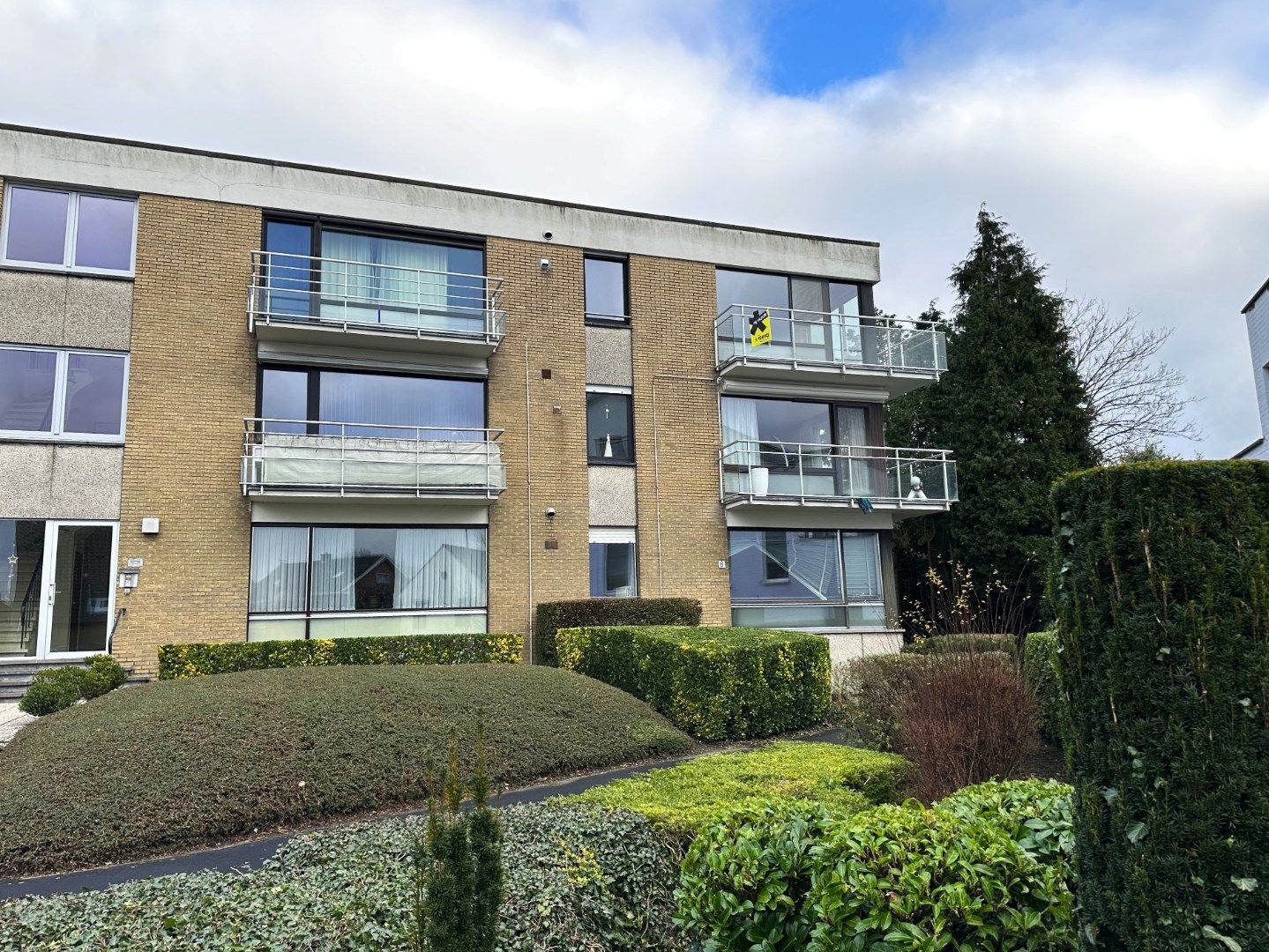 Lichtrijk appartement met drie slaapkamers foto {{pictureIndex}}