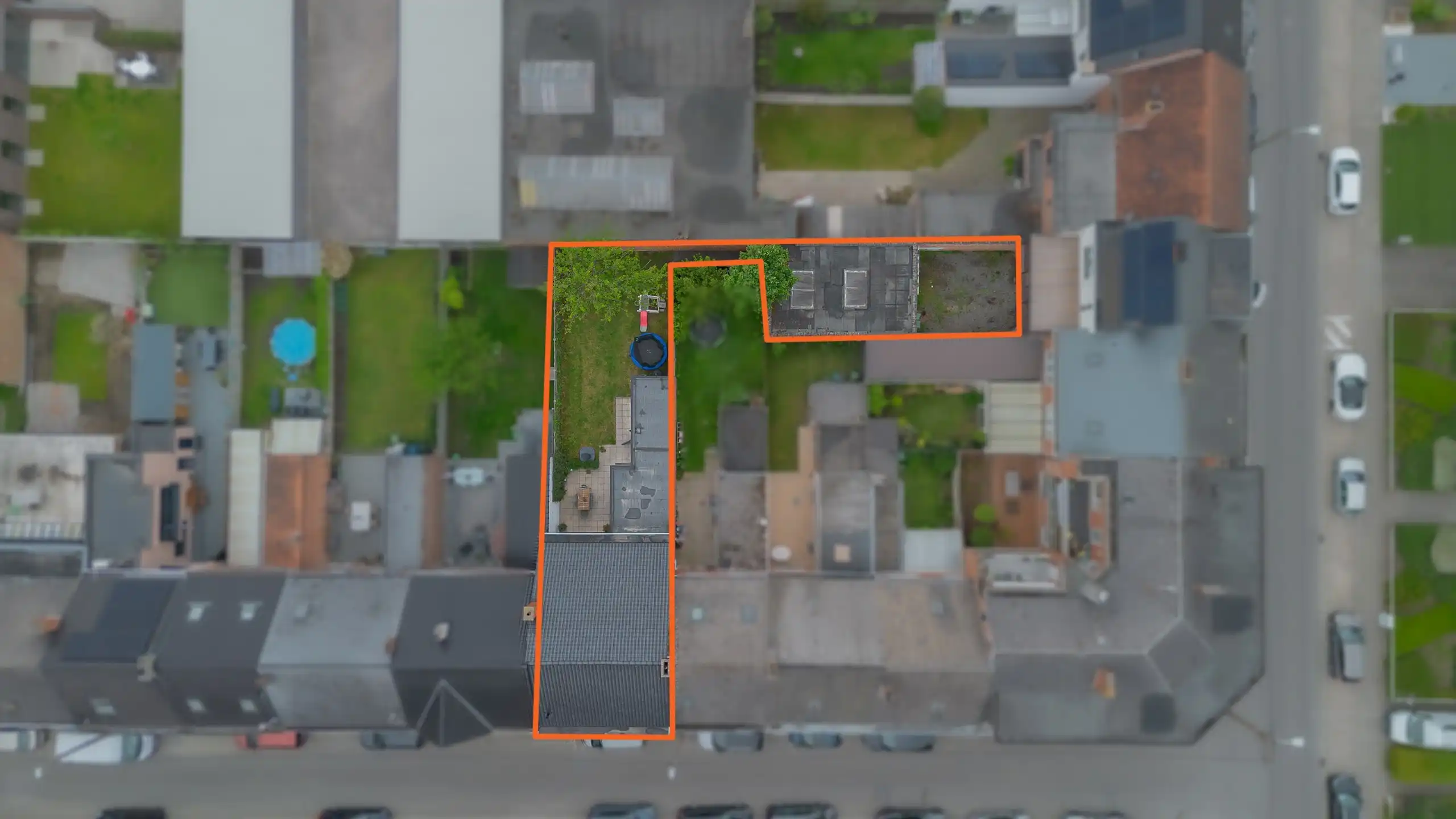 WETTEREN - Ruime instapklare woning met grote garage foto 2