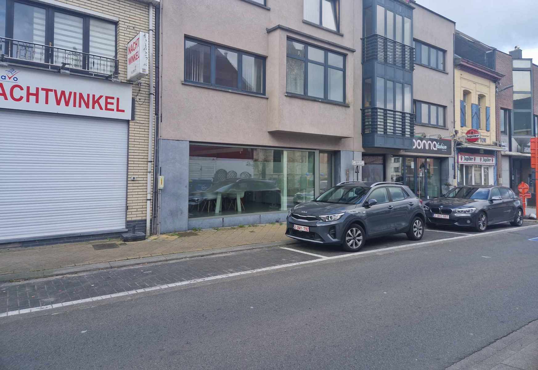 Gerenoveerde kantoorruimte in centrum Lede foto 1