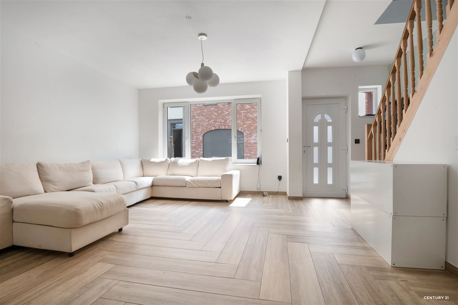 Instapklare, recent gerenoveerde woning met 3 slaapkamers foto 2