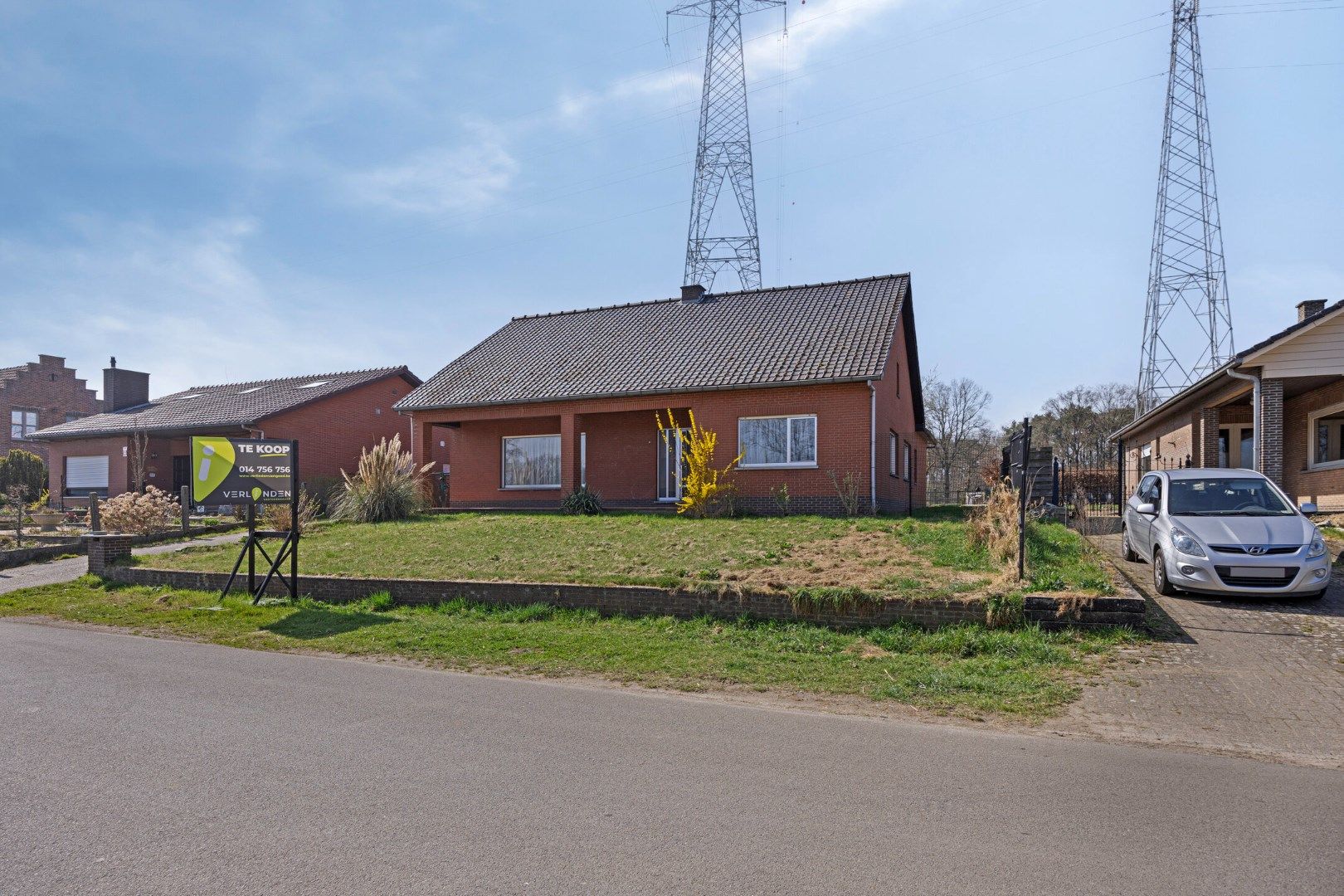 Rustig gelegen open bebouwing met dubbele garage en 3 SLPKS ! foto 27