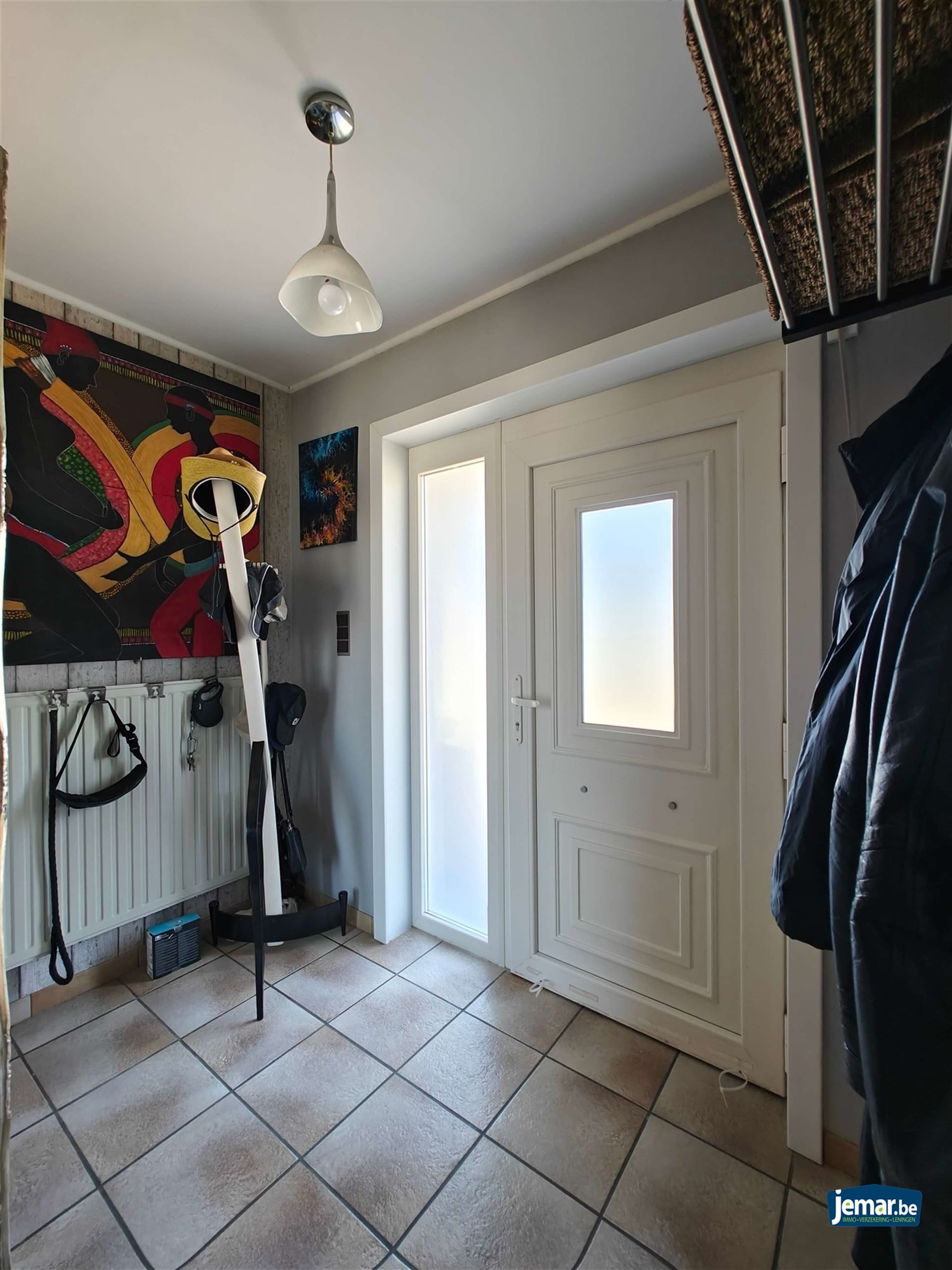 Vrijstaande bungalow woning met 3 slaapkamers en inpandige garage  foto 4