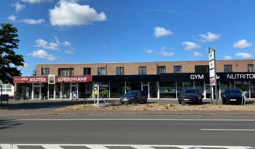 Baanwinkel te huur op zichtlocatie langs N9 in Lievegem foto 11