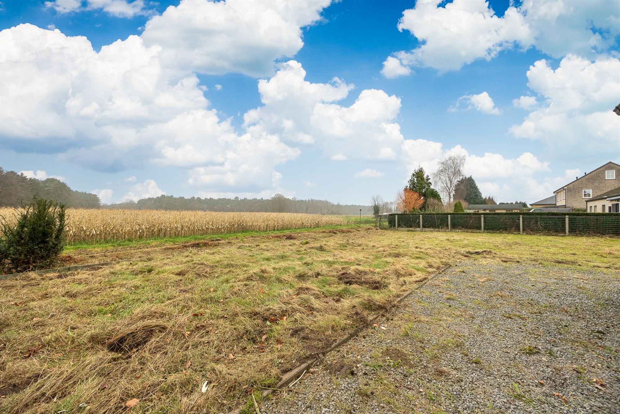 Te renoveren halfopen bebouwing met tuin en garage foto 15