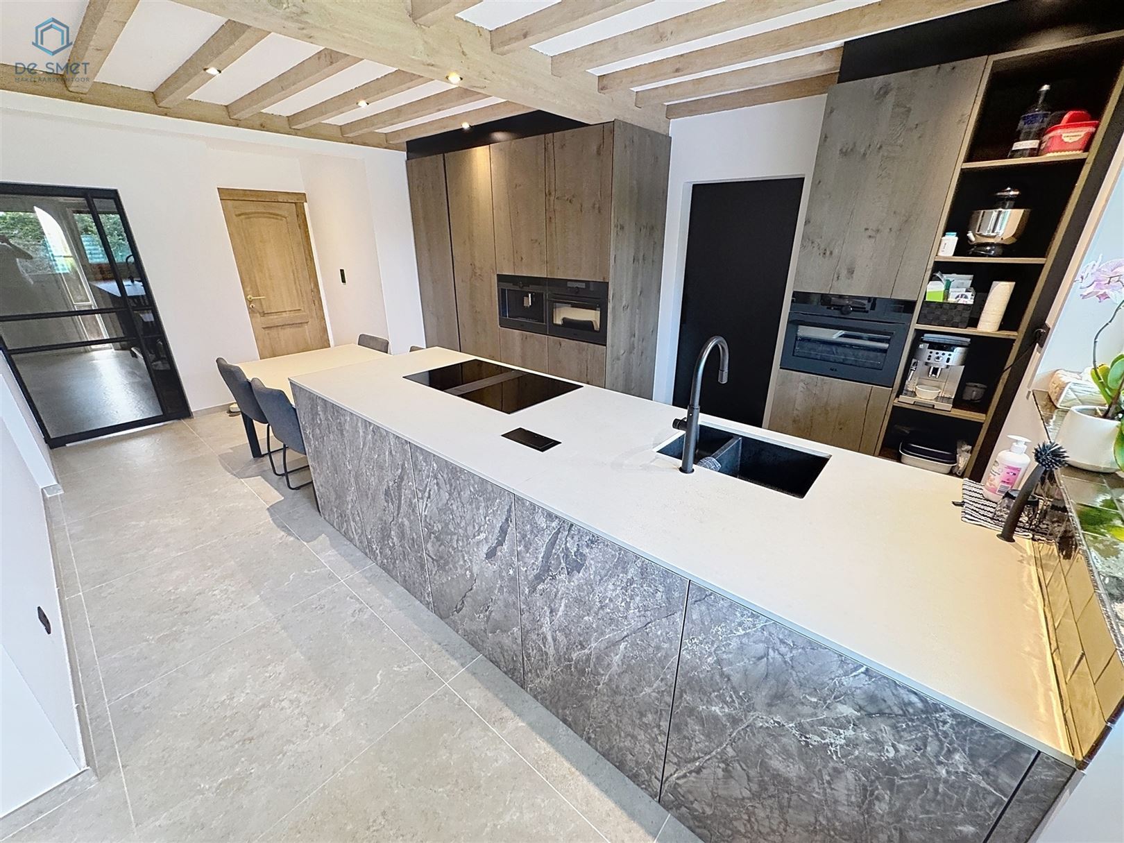 Prachtig gerenoveerde villa met 4 slaapkamers, garage en zwembad foto 7