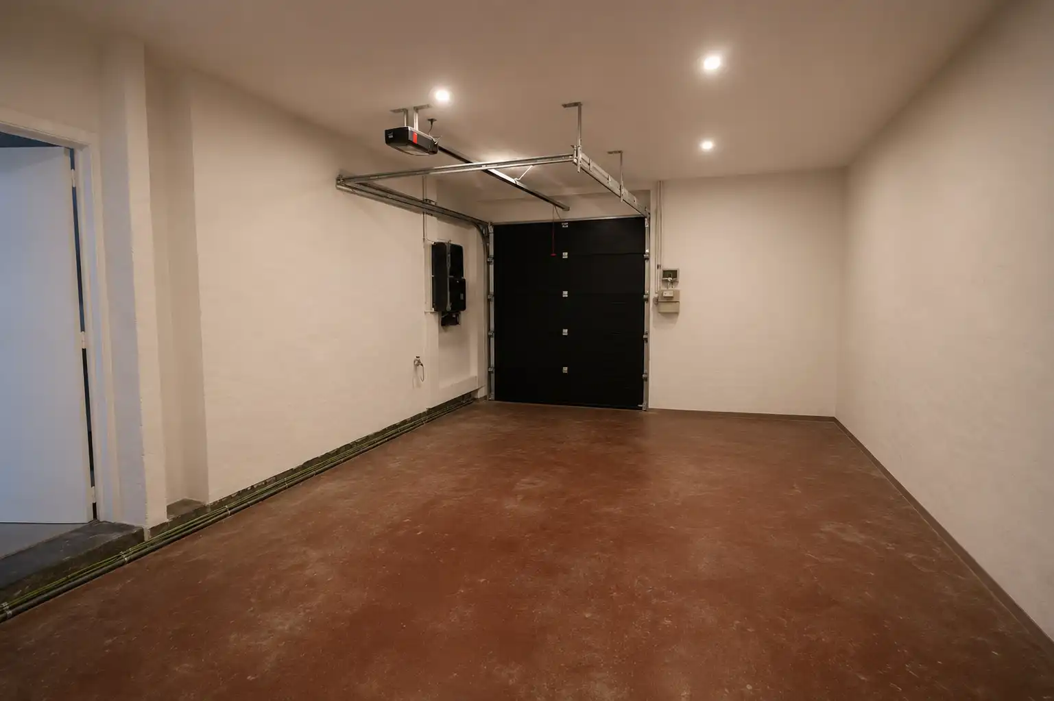 Luxueus gerenoveerd 3-slaapkamerappartement mét garage én zeer grote tuin. foto 3