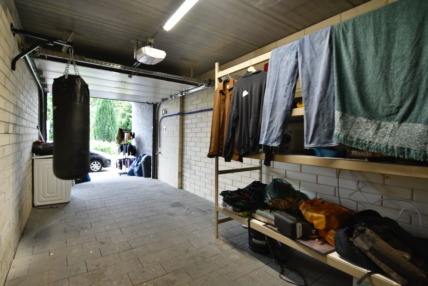 Ruim appartement met inpandige garage op slechts 4 km van hartje Maastricht foto 8