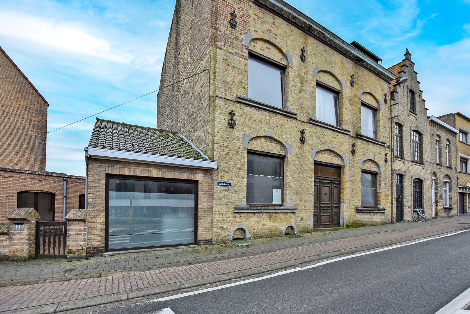 Zeer ruime te renoveren woning centrum Veurne! foto 21