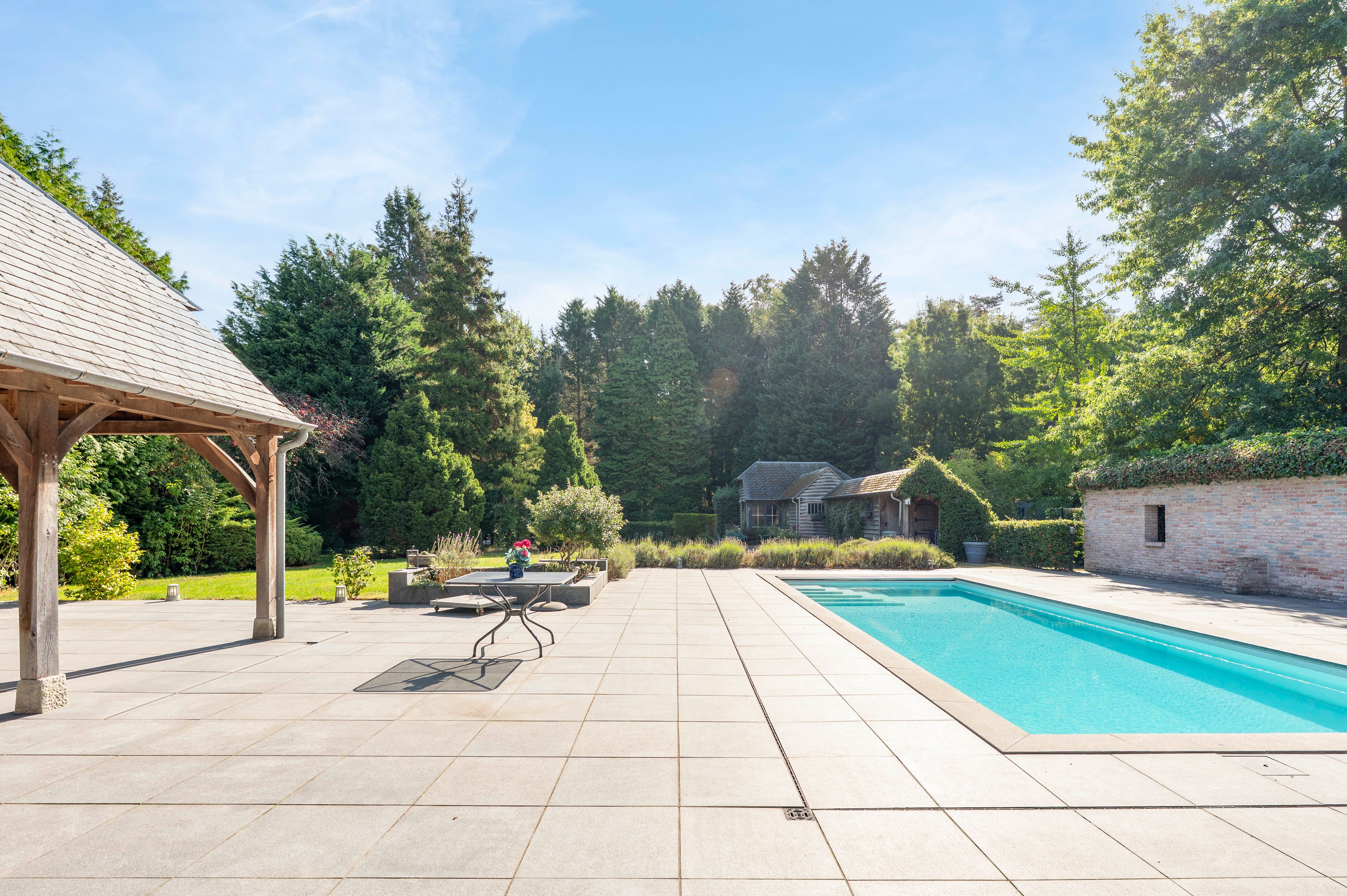 Instapklare laagbouwvilla nabij het centrum van Brasschaat. foto 18