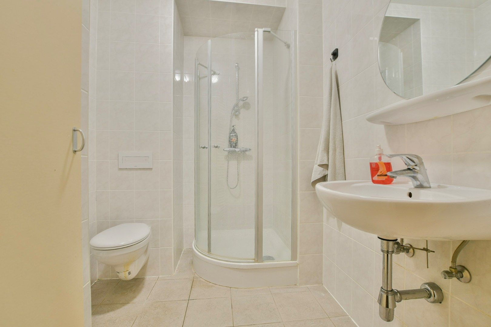 Lichtrijk twee slaapkamer appartement te huur in Oostende foto 6