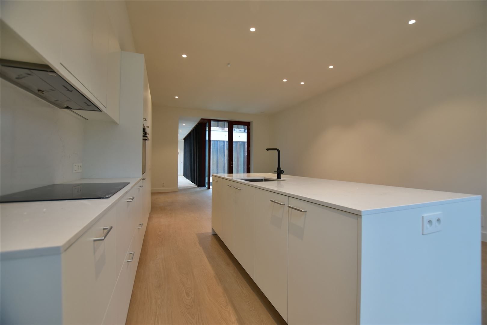 Prachtig luxueus appartement te huur in het bruisende hart van het centrum!  foto 7