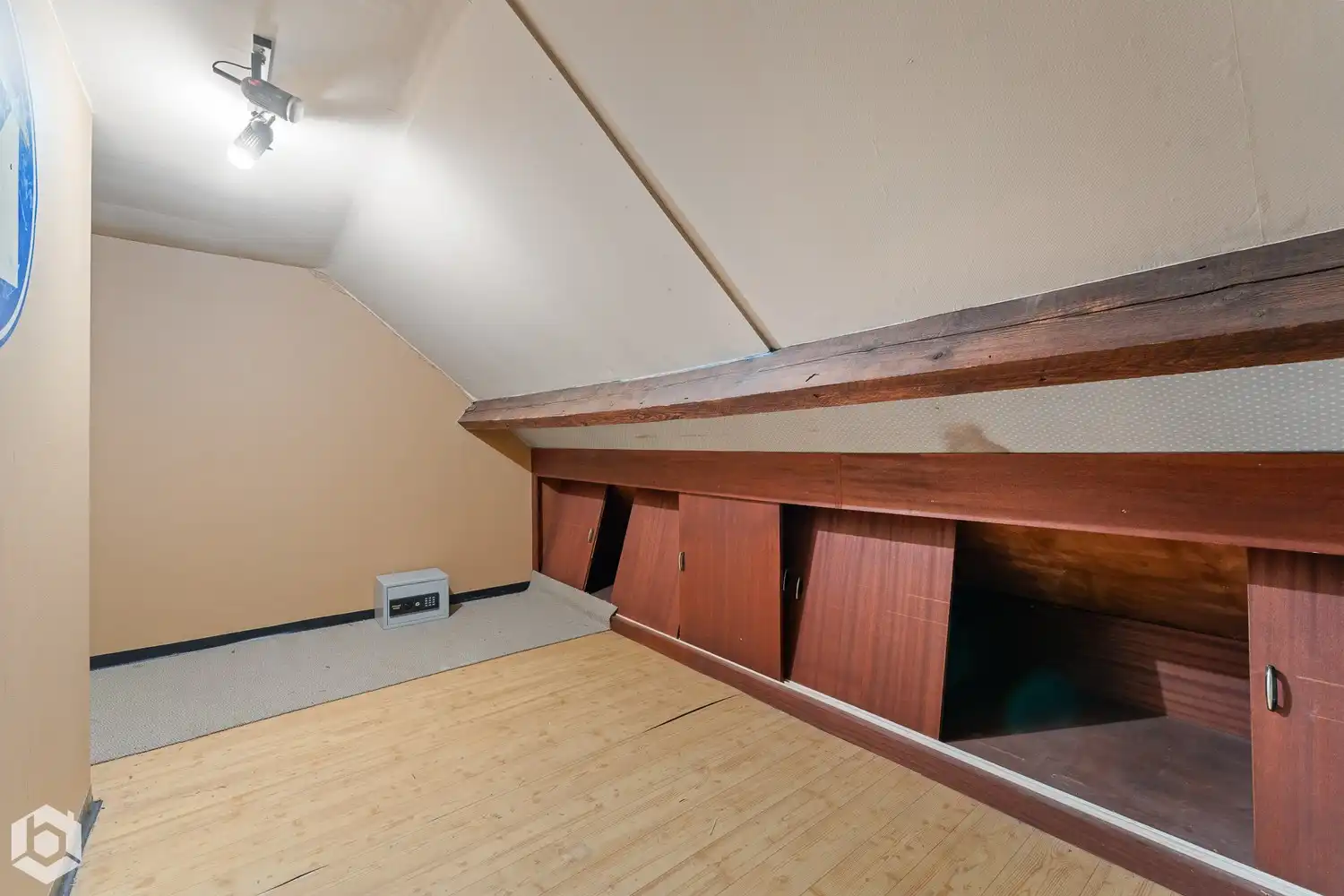 Te renoveren woning met 3 slpkrs, 2 garages en tuin in Mechelen foto 18