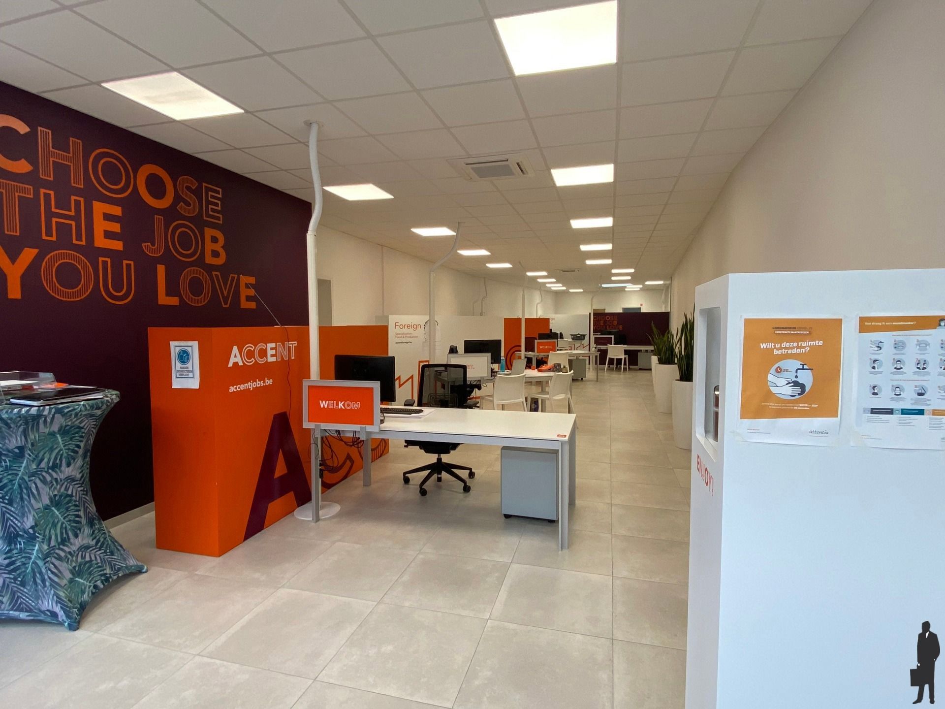 Ruime handels/ kantoorruimte in het centrum van Hoogstraten foto 5