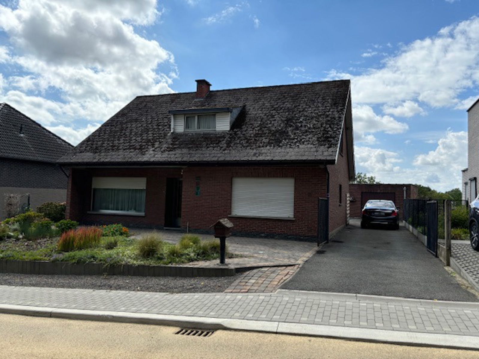 Te renoveren villa 4 slpks te Linden foto 3