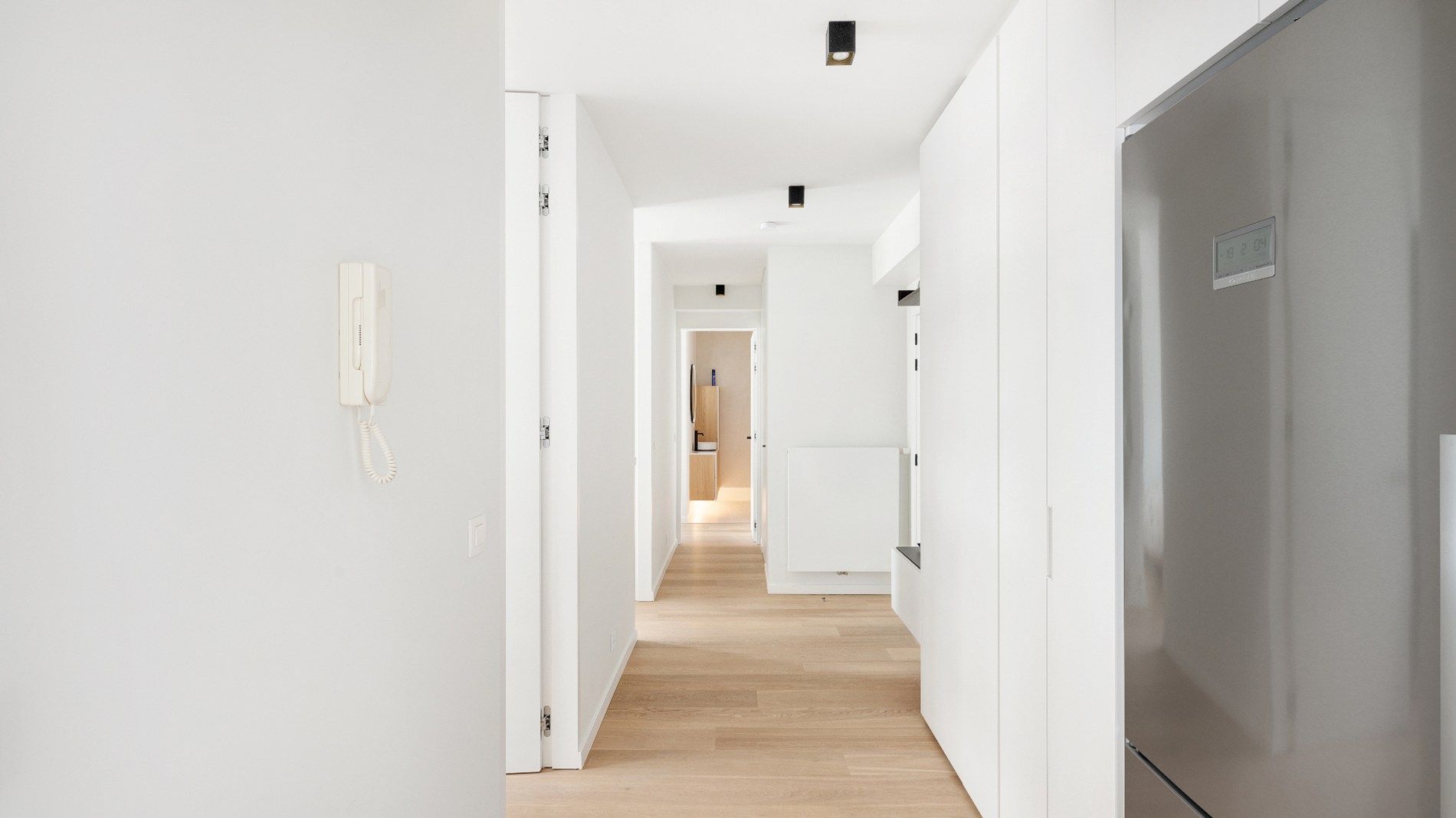 Mooi gerenoveerd, zuidwest georiënteerd HOEKappartement centraal gelegen op de Lippenslaan te Knokke. foto 12