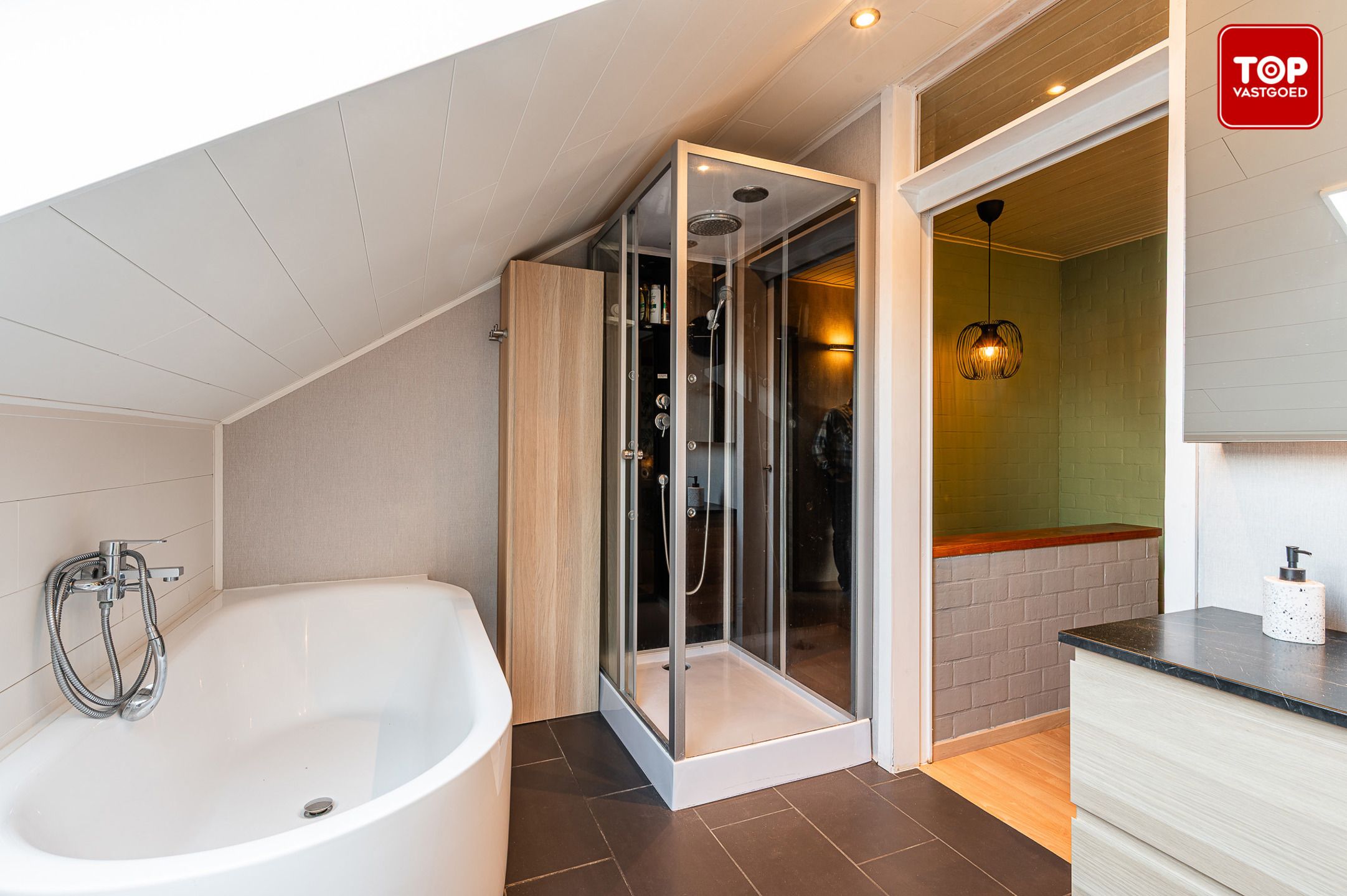 Bel-etagewoning met 3 slaapkamers, jacuzzi en sauna foto 15