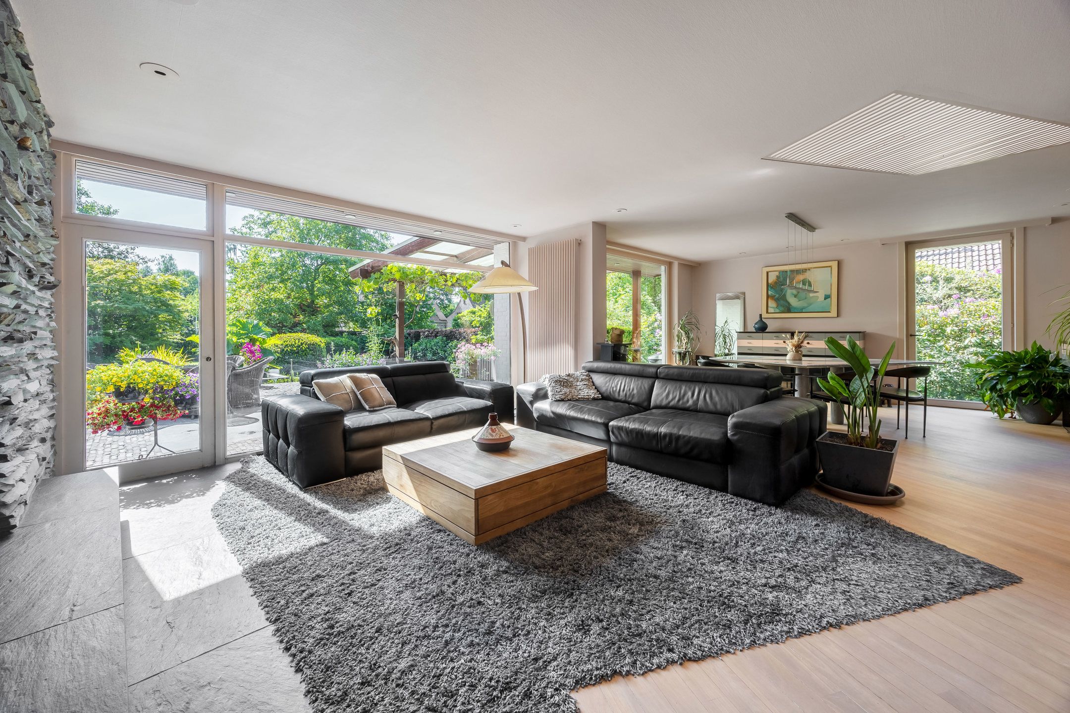 Laagbouwwoning op 2848 m² met Zwemvijver en Prachtige Tuin foto 8