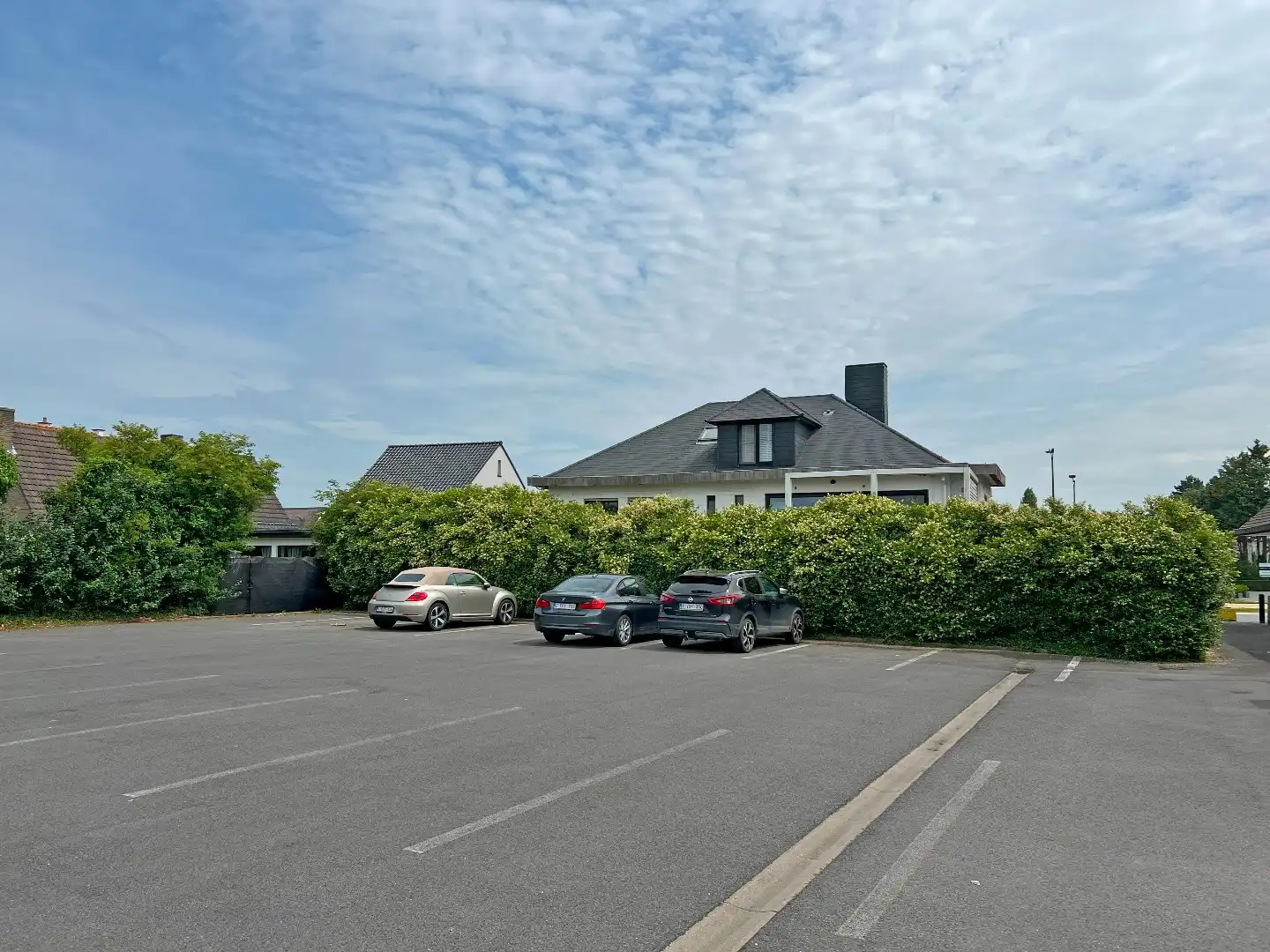 Villa op een zeer commerciële ligging gelegen op de Natiënlaan converteerbaar naar een handelsruimte foto 3