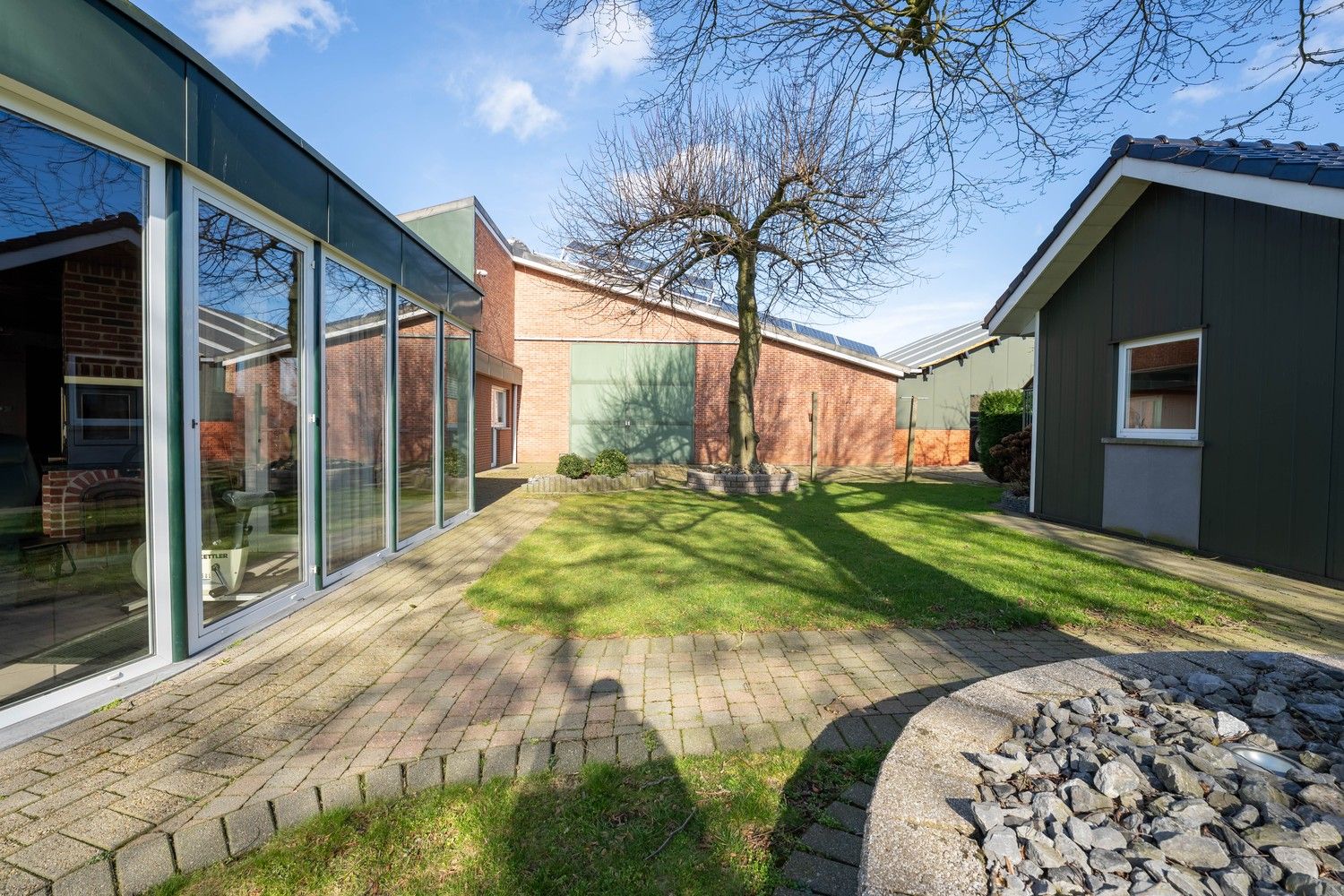 Prachtige hoeve op een ruim perceel van maar liefst 5ha 12a 12ca foto 9