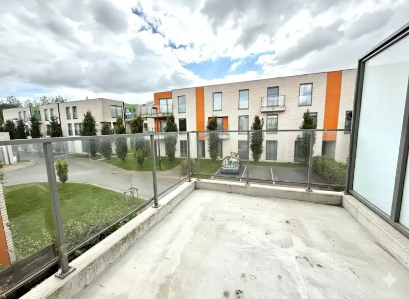 Ruim en lichtrijk appartement met 2 slaapkamers, terras en 'dubbele' autostaanplaats op een boogscheut van de Leie foto 11