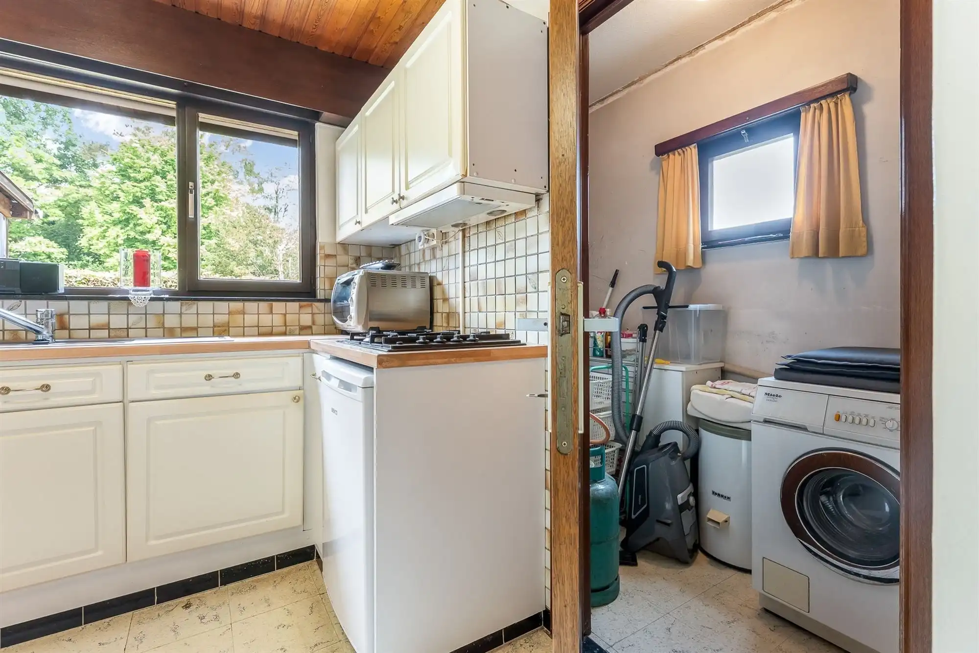GOED ONDERHOUDEN WONING MET POTENTIEEL OP LEUKE LIGGING! foto 11
