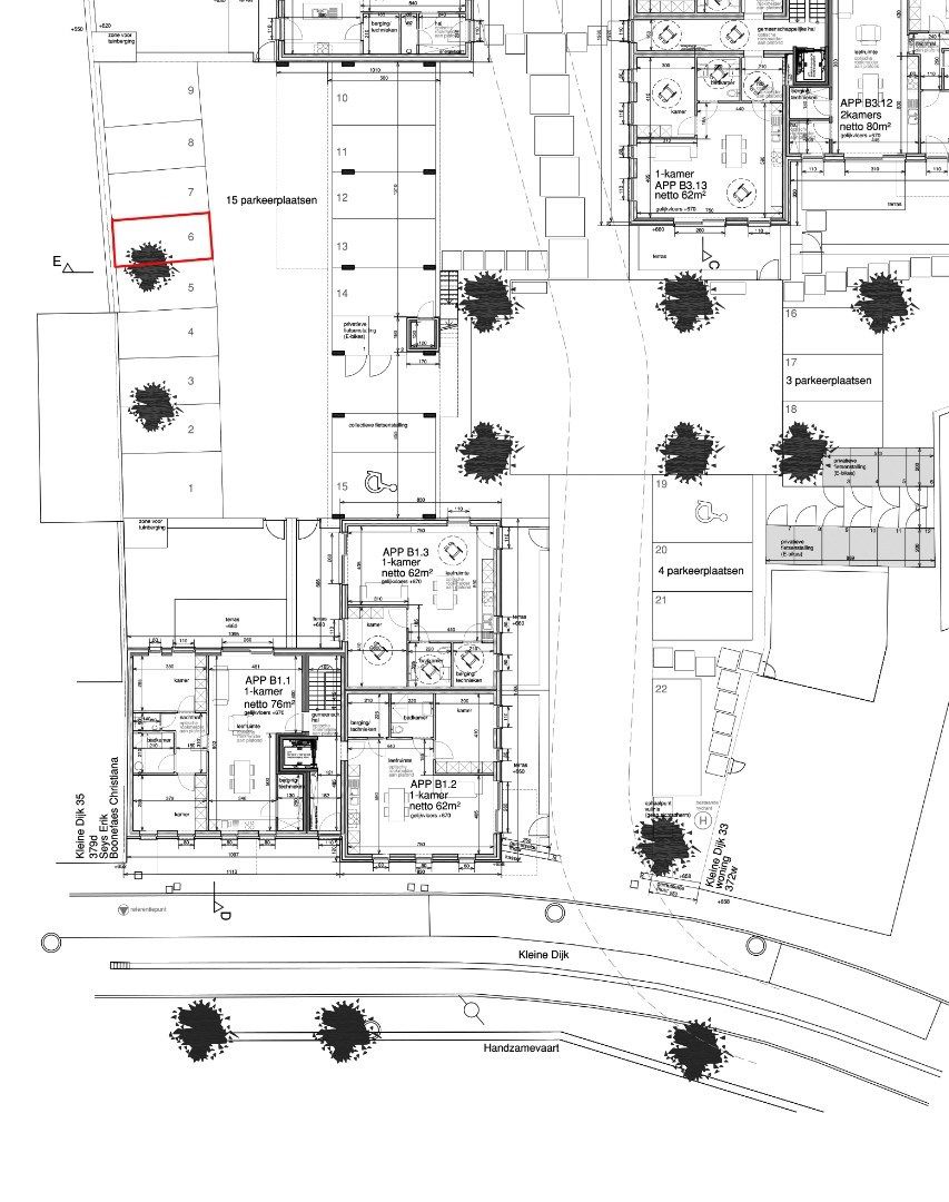 Afgesloten staanplaats in het centrum foto 3