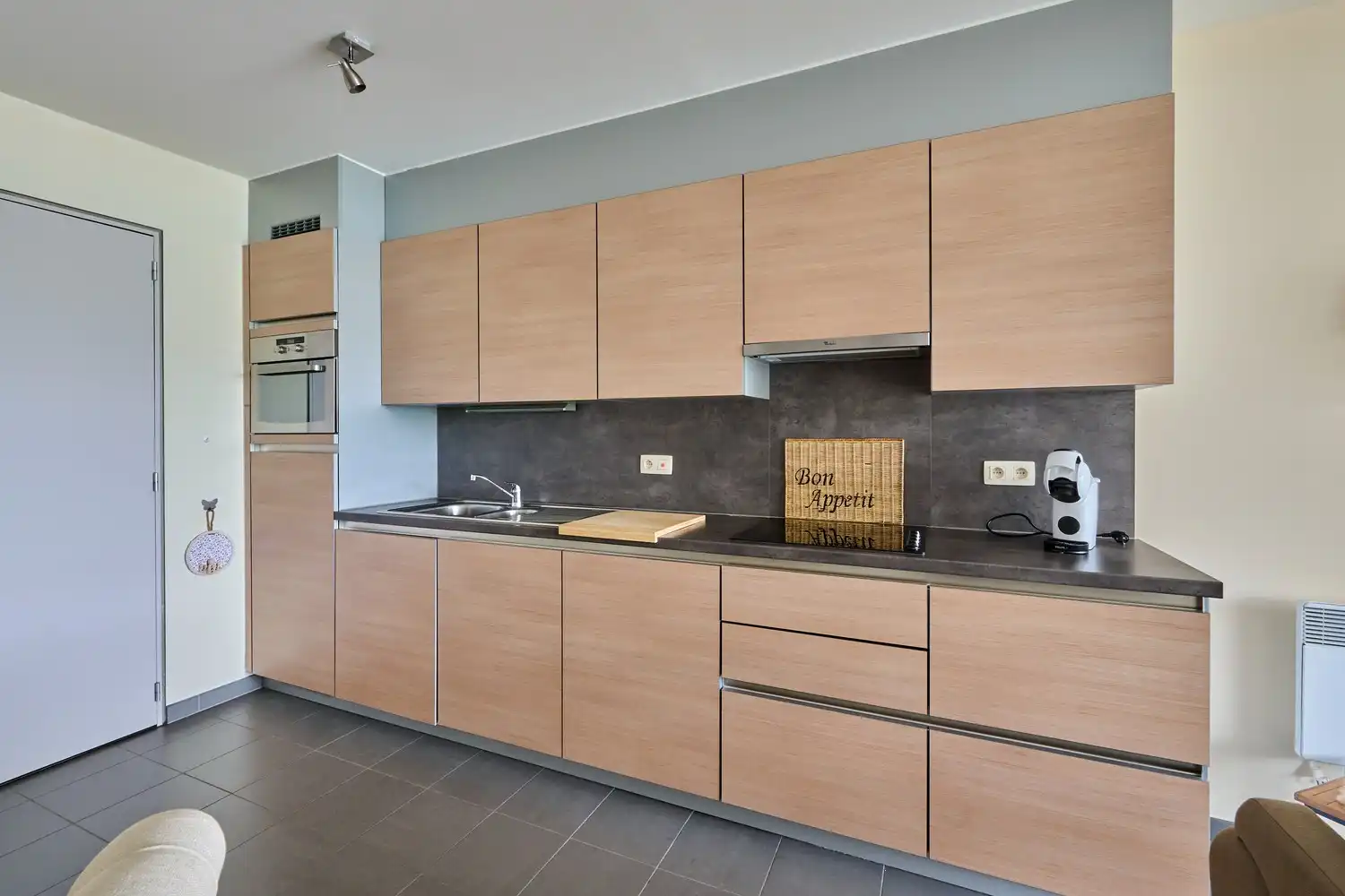 Senioren appartement gelegen op de eerste verdieping met zongericht terras en fijn uitzicht op het stadsplein foto 3
