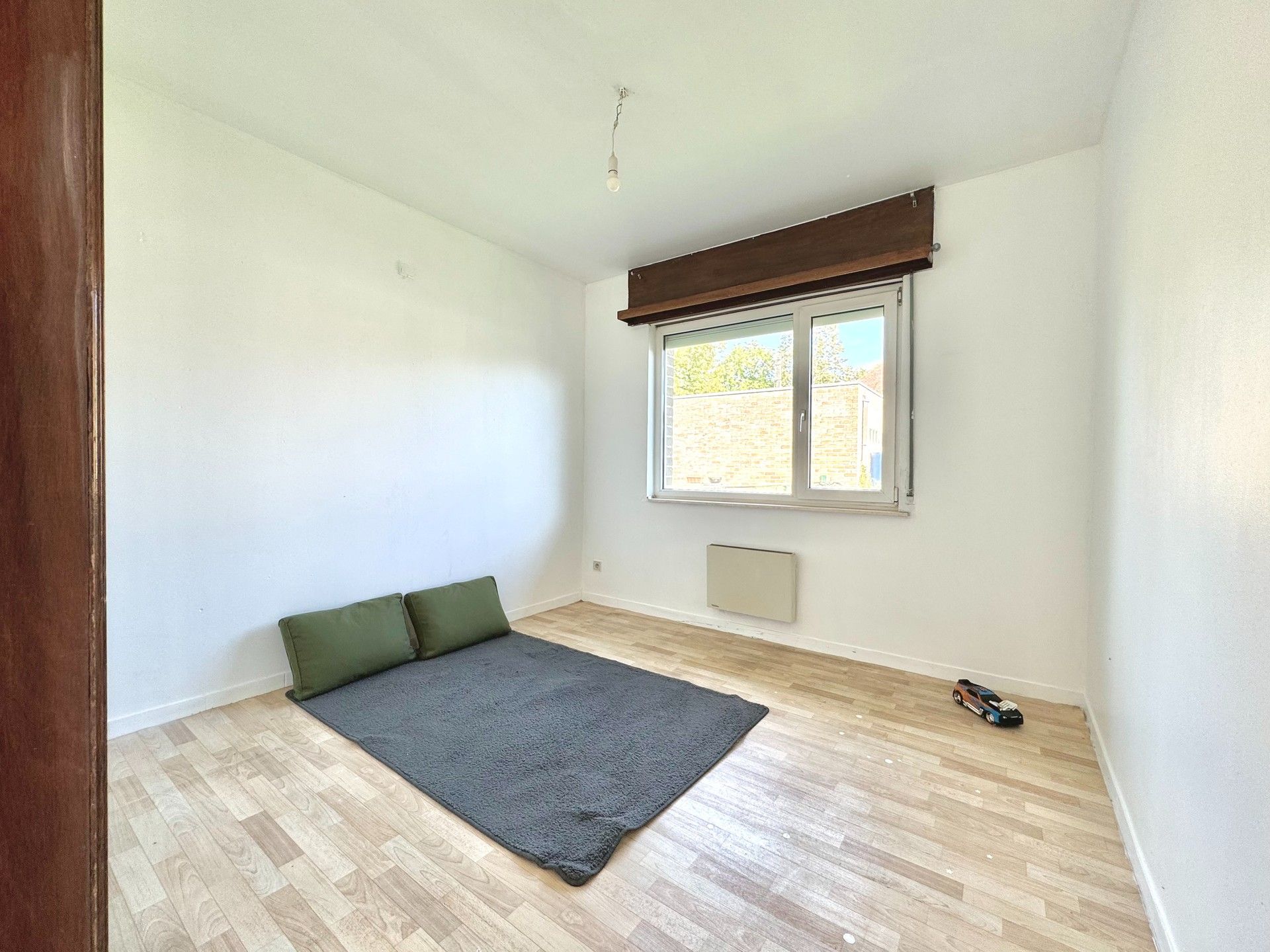 GELIJKVLOERS APPARTEMENT MET 2 SLPS, TUIN & GARAGE foto 12