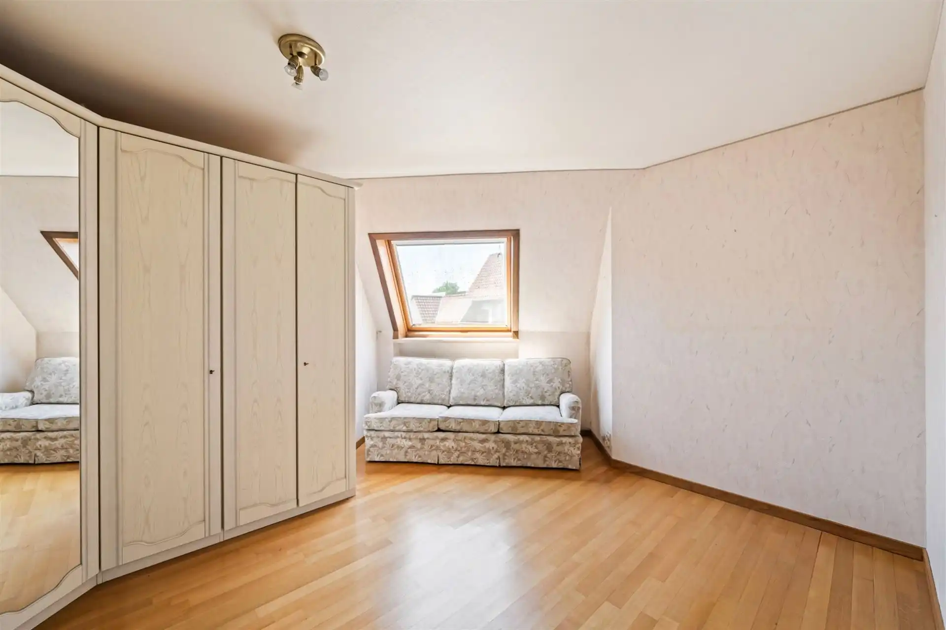 Topgelegen 2 SLK-appartement met veel potentieel foto 14
