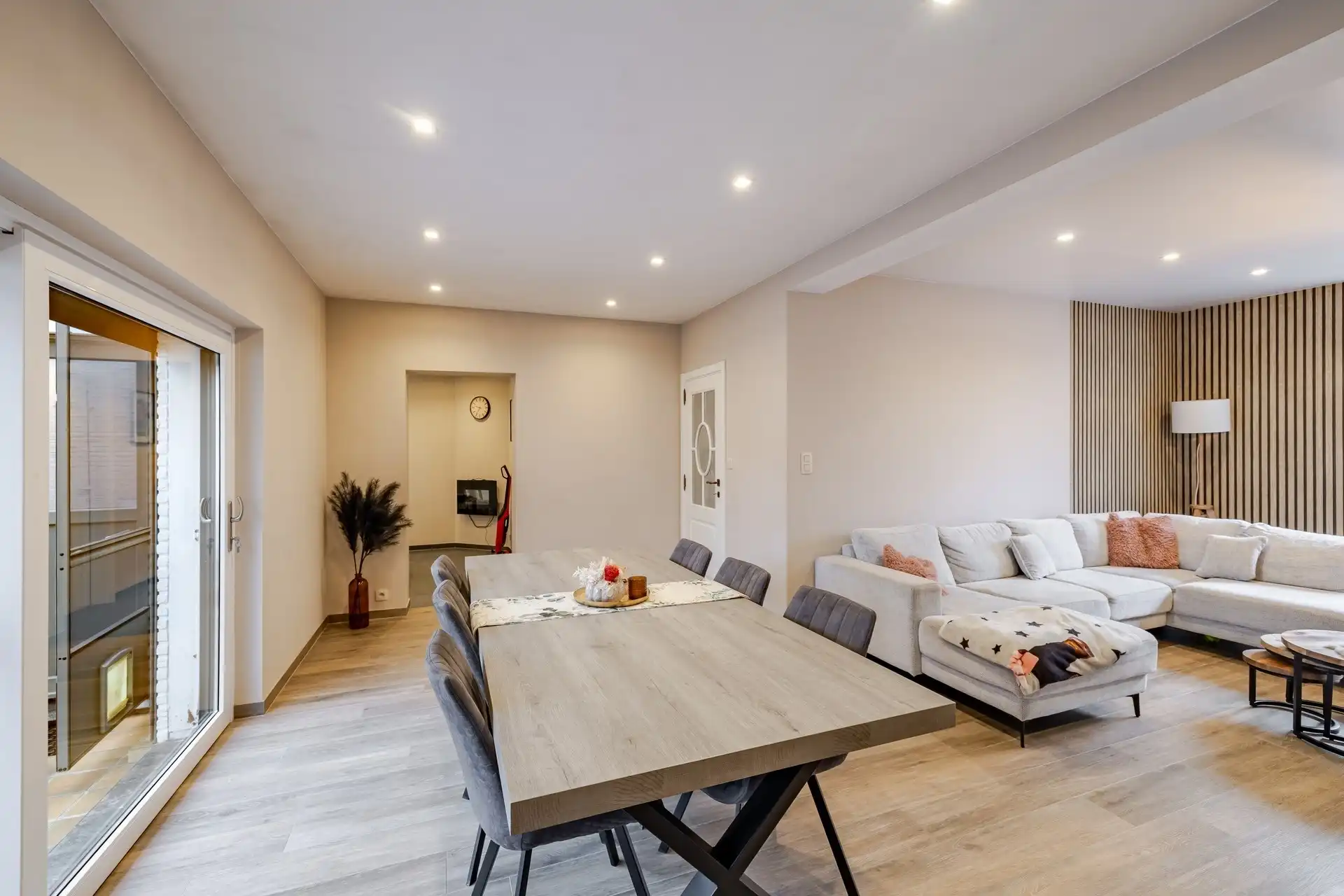 Mooie woning in centrum van Mere met 3 slaapkamers en tuin foto 4