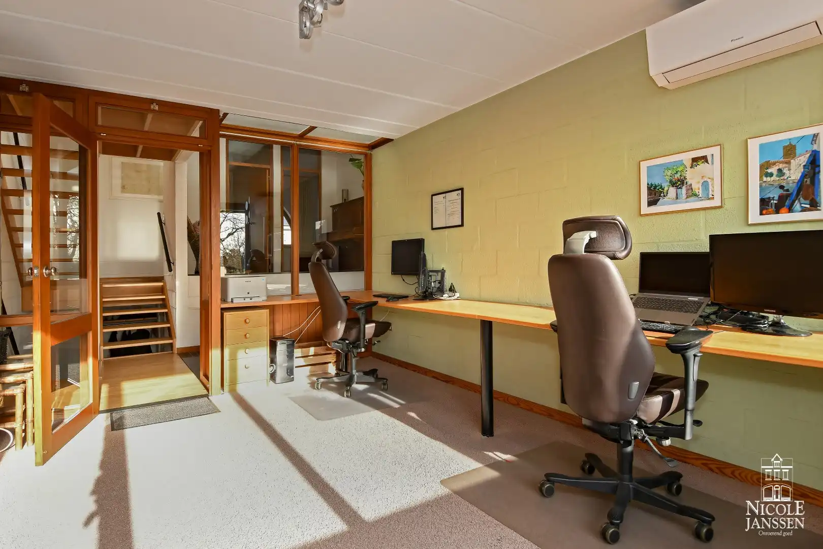 Bijzonder energiezuinige halfvrijstaande woning met diepe tuin foto 19