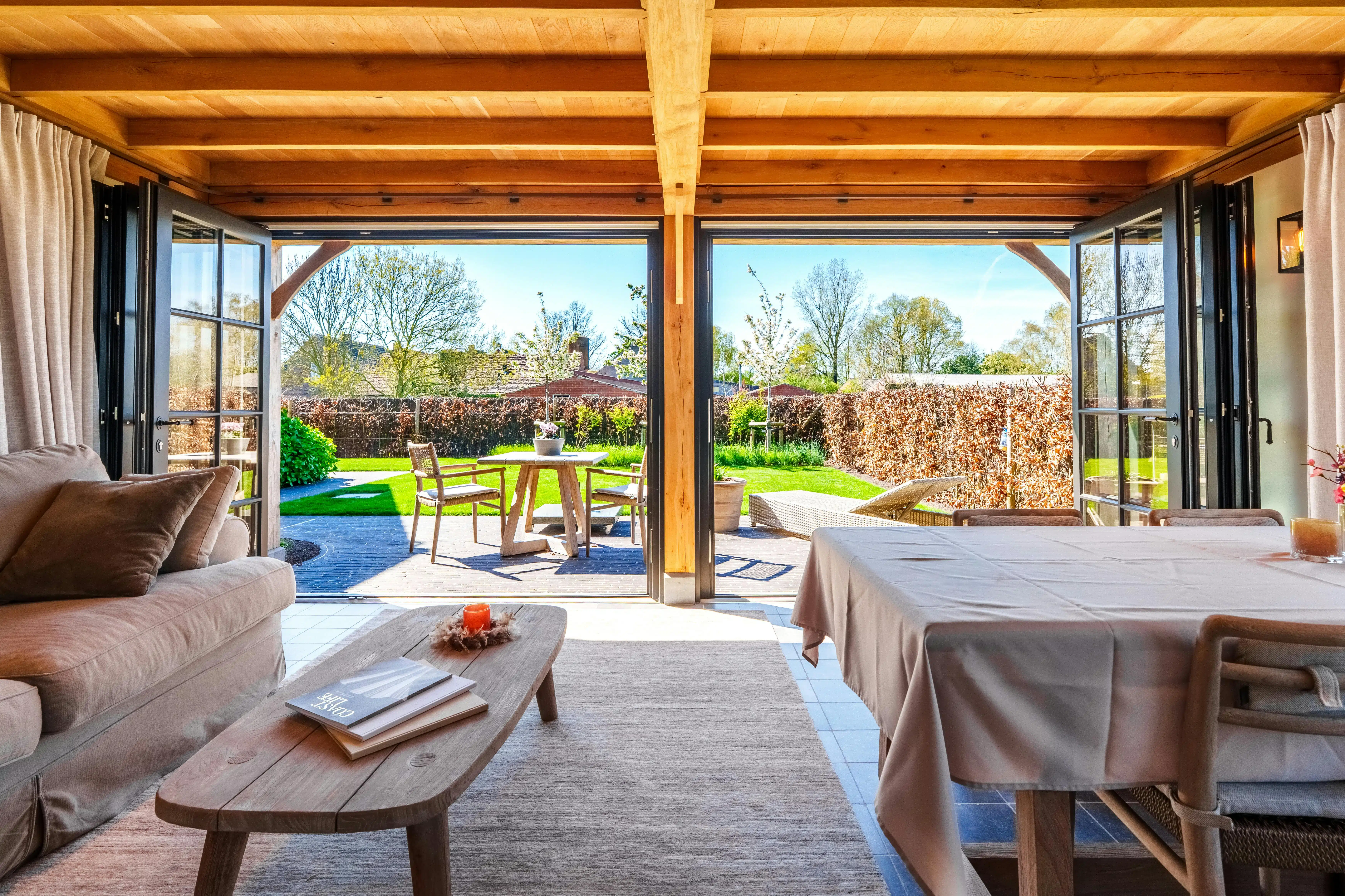 Exclusief Wonen: moderne, landelijke villa met mooi uitzicht foto 23