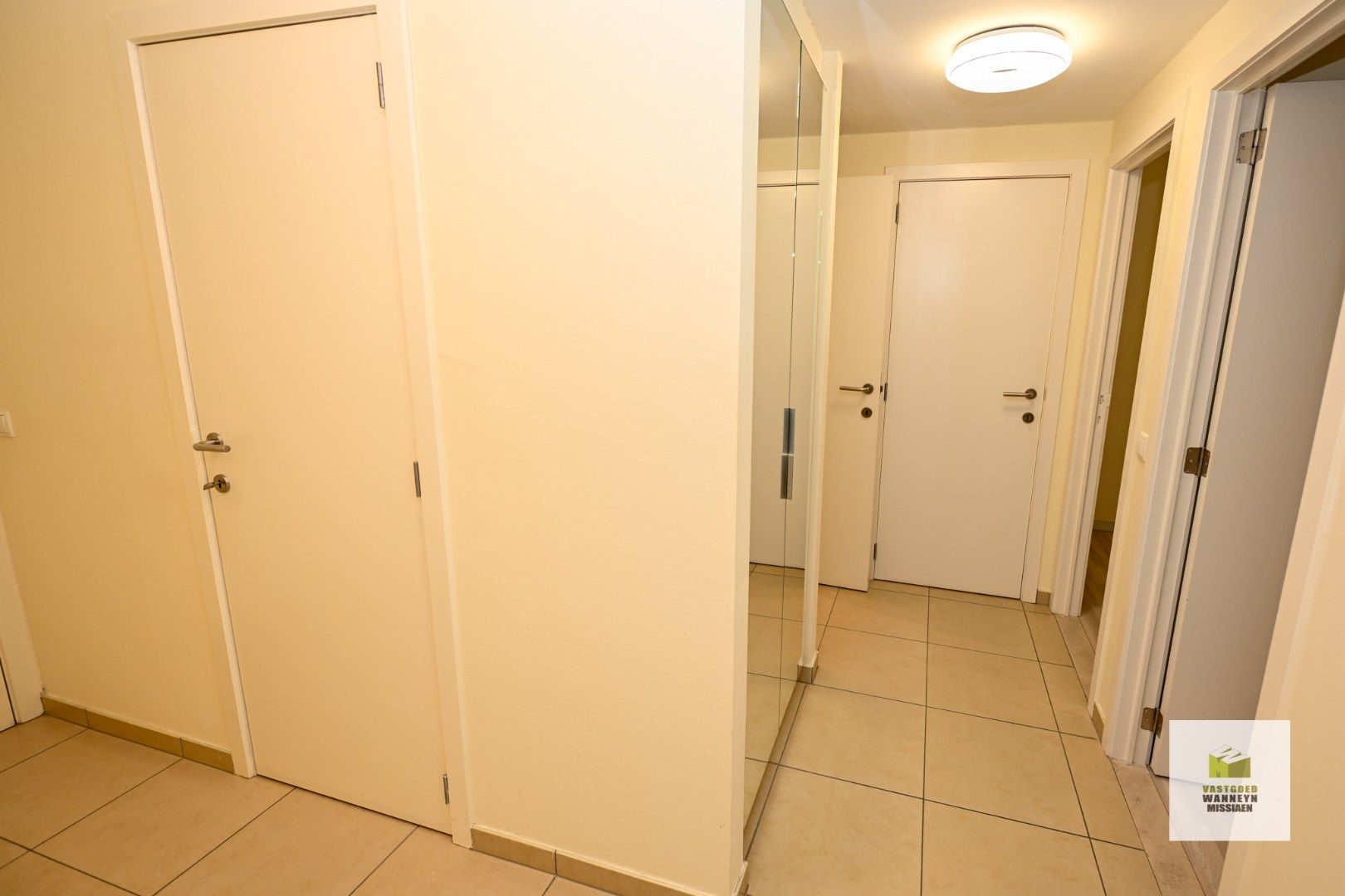 Instapklaar appartement met 2 slaapkamers en balkon aan het station van Beernem foto 9