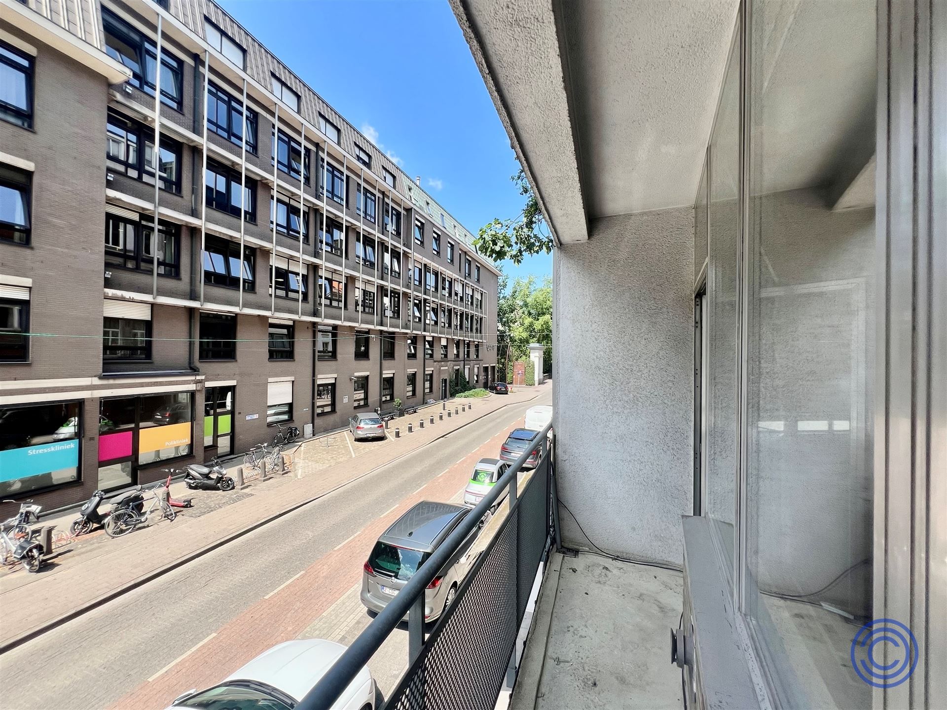 Gezellige studio met veel potentieel, middenin de stad! foto 2