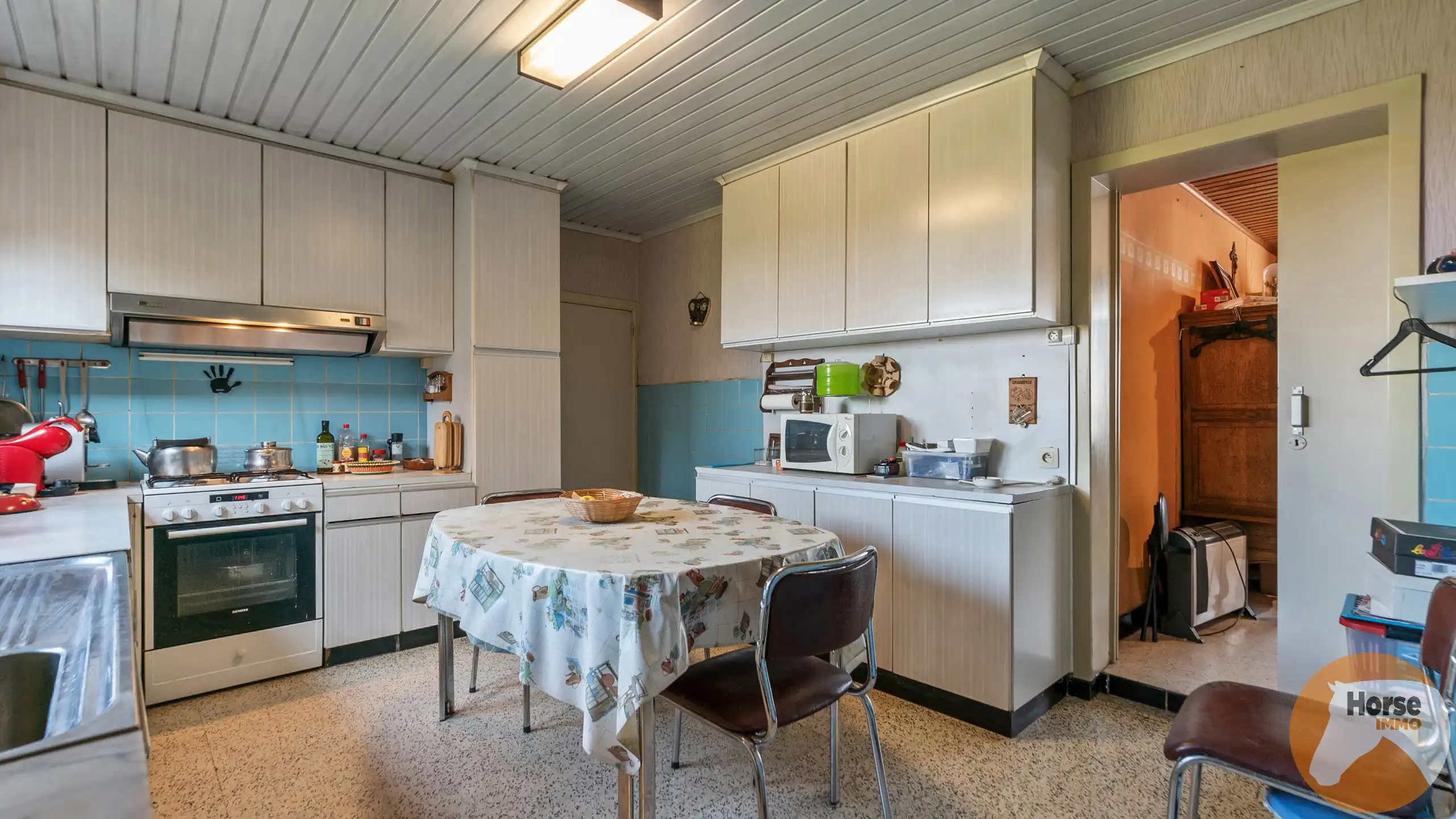 TORHOUT - Landelijk gelegen te renoveren langgevelwoning foto 11