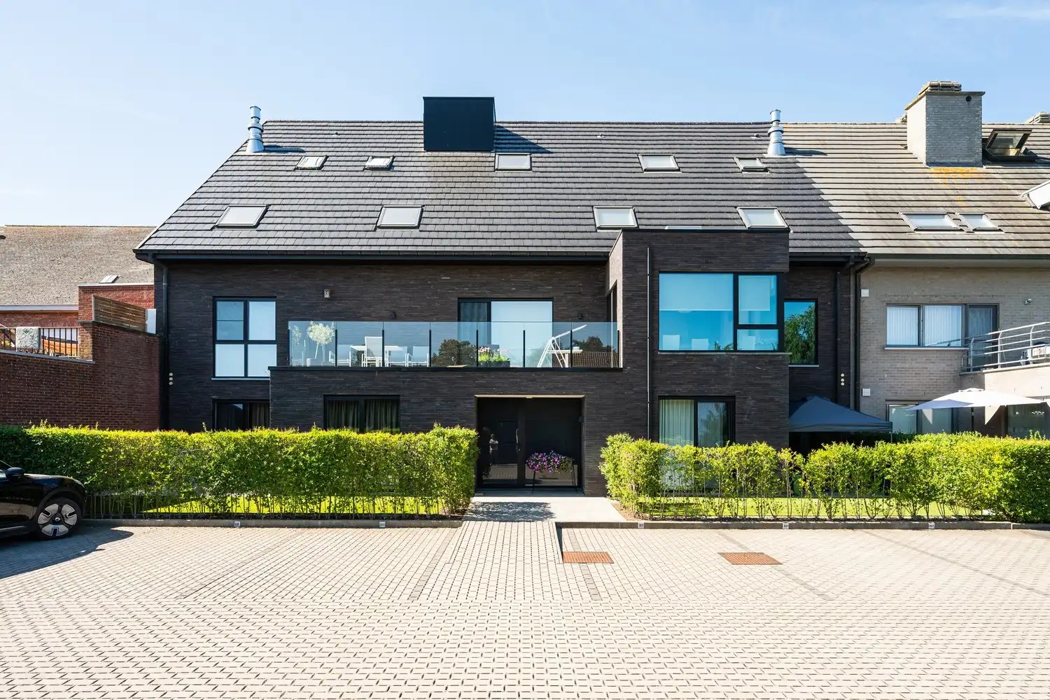 Modern appartement met ruim terras én garage in Sint-Jan-in-Eremo foto 17