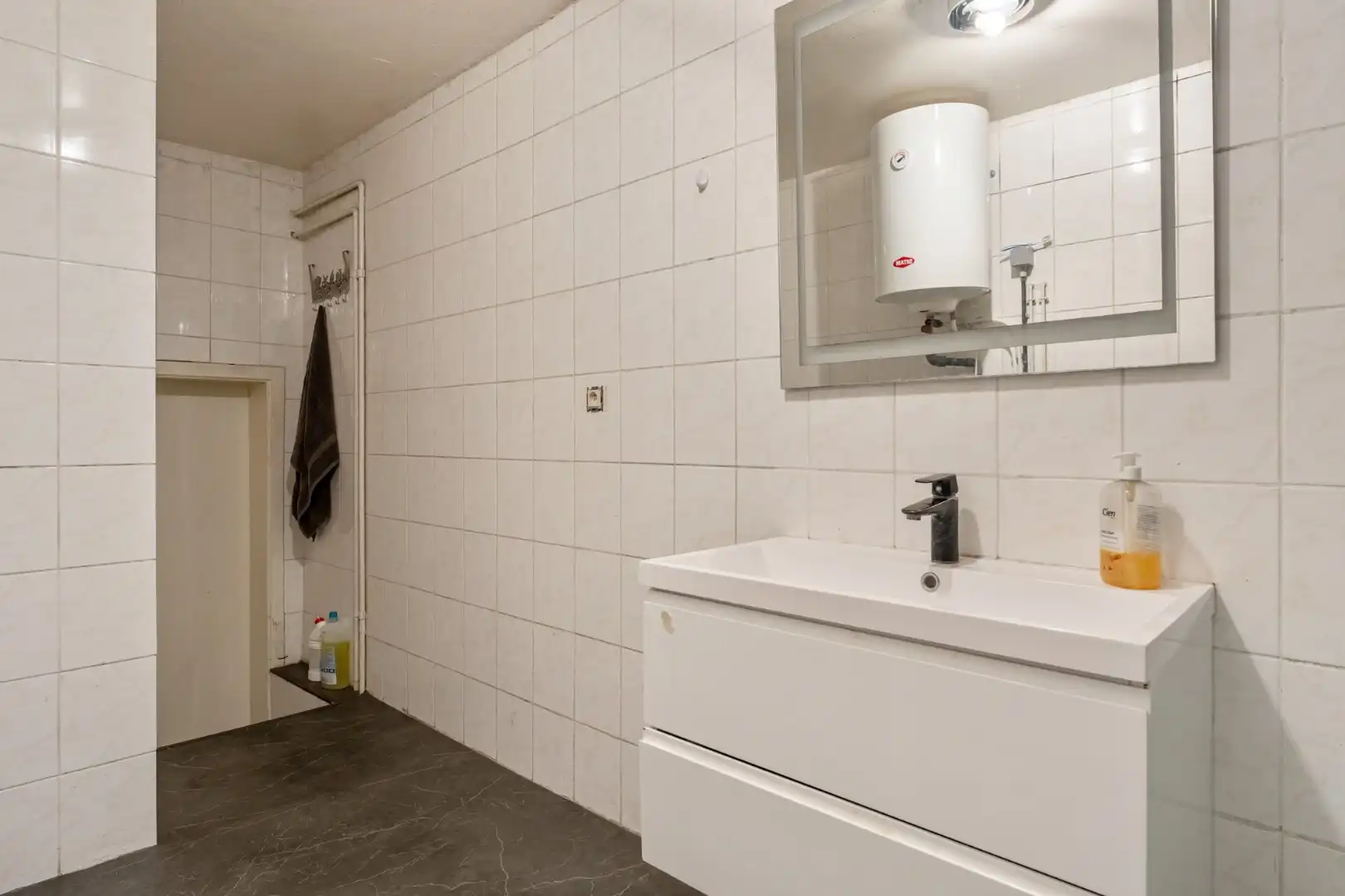 Deels gerenoveerde woning met stadstuin, 3 slpk, 2a60ca, tussen de kleine en grote ring  foto 11