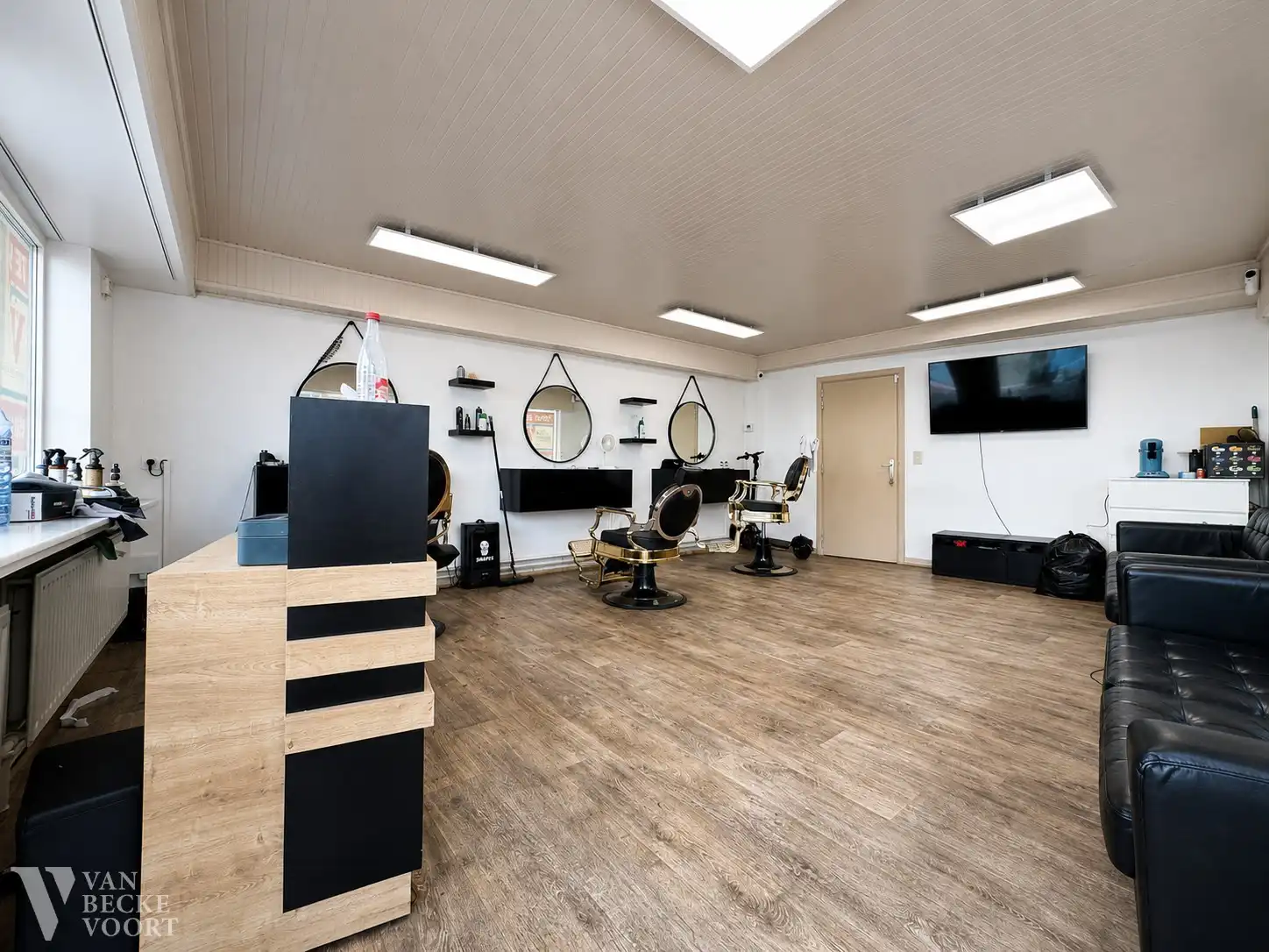 Handelsgelijkvloers 35 m² foto 2