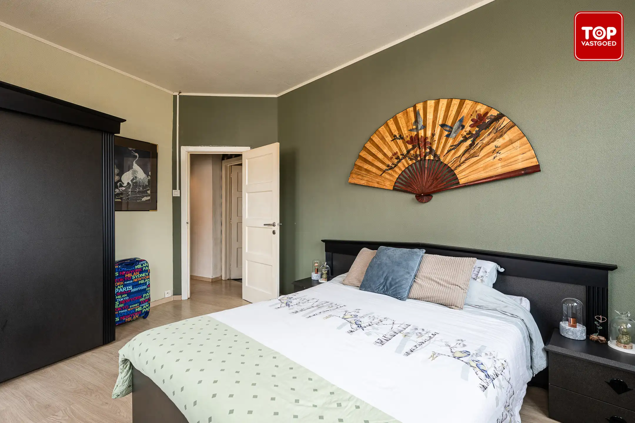 Statige, lichtrijke woning met 3 slaapkamers en stadskoer foto 20