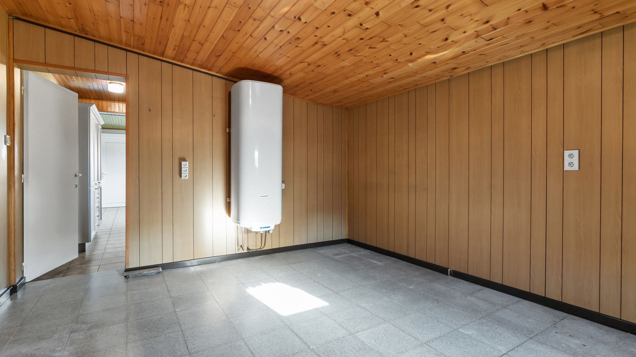 Te renoveren woning met vrij zicht over weilanden foto 13