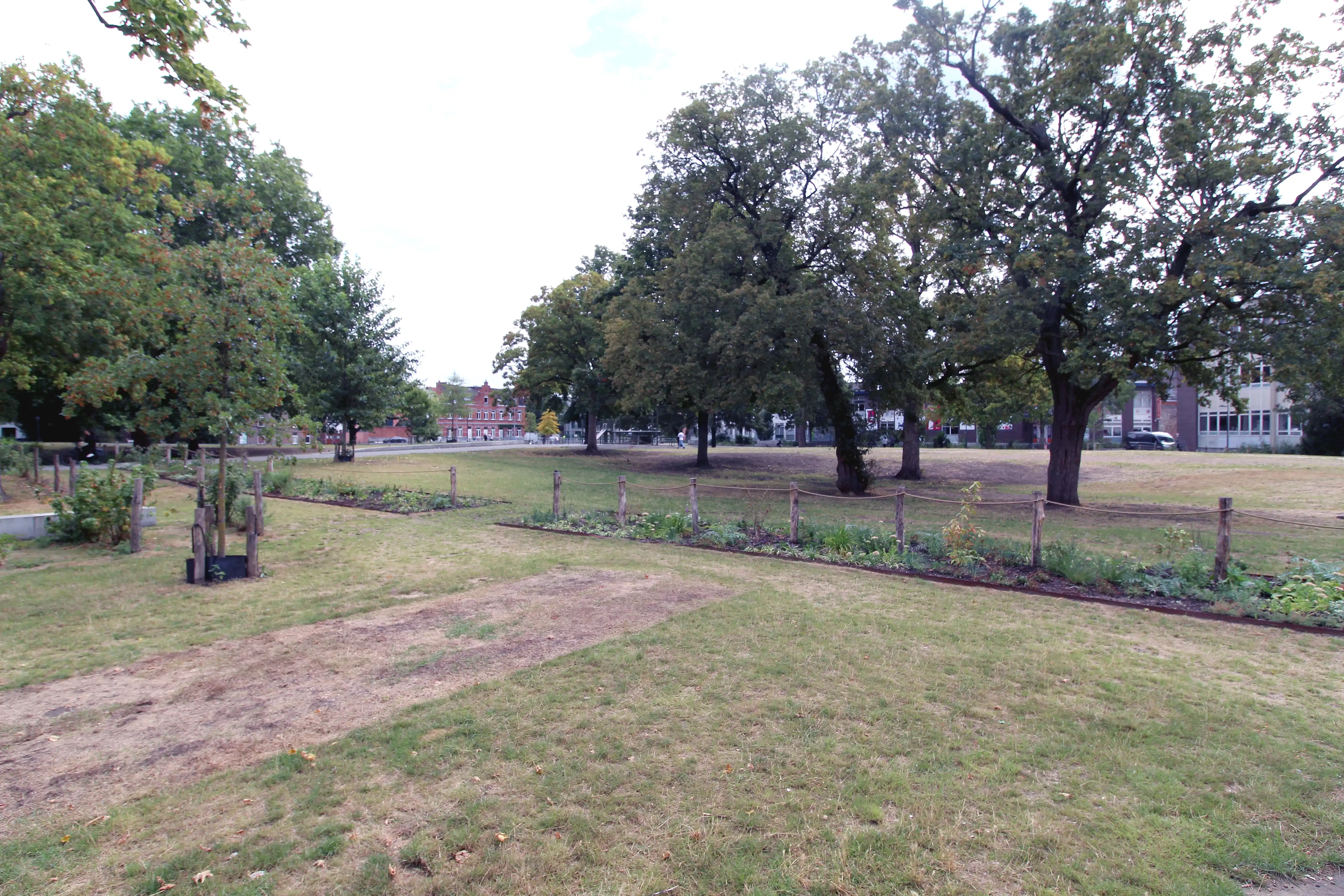 Karaktervolle rijwoning aan het Baudelopark, centrum Gent foto 16
