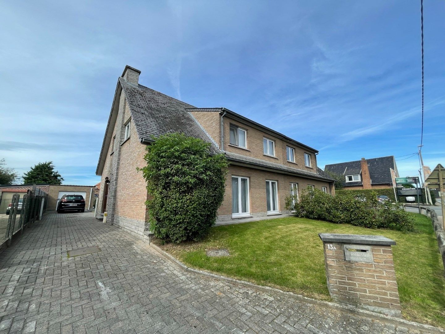 Villa te Lennik met 3 slaapkamers foto {{pictureIndex}}