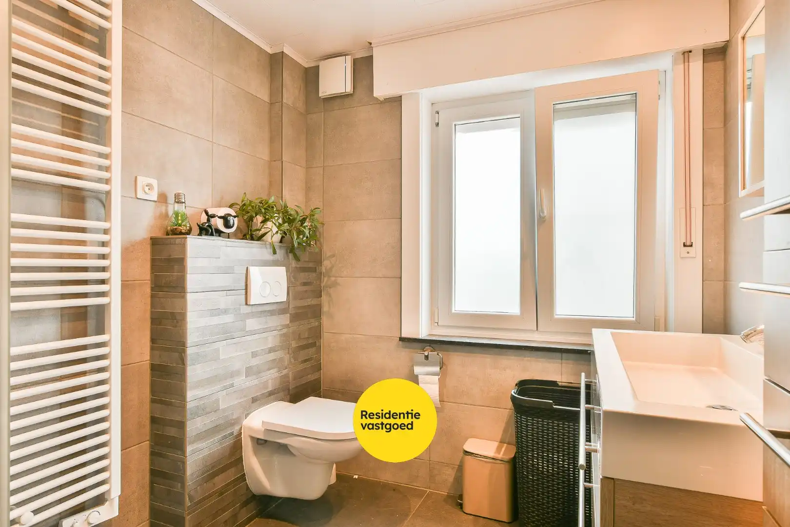 Te renoveren woning in het centrum van Veldegem foto 13