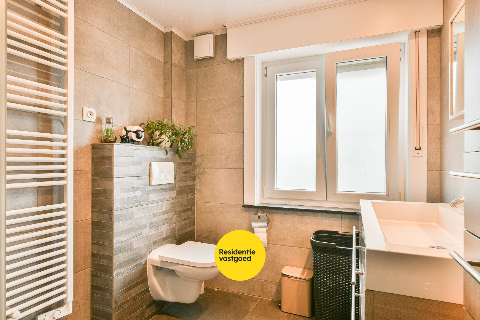 Te renoveren woning in het centrum van Veldegem foto 13