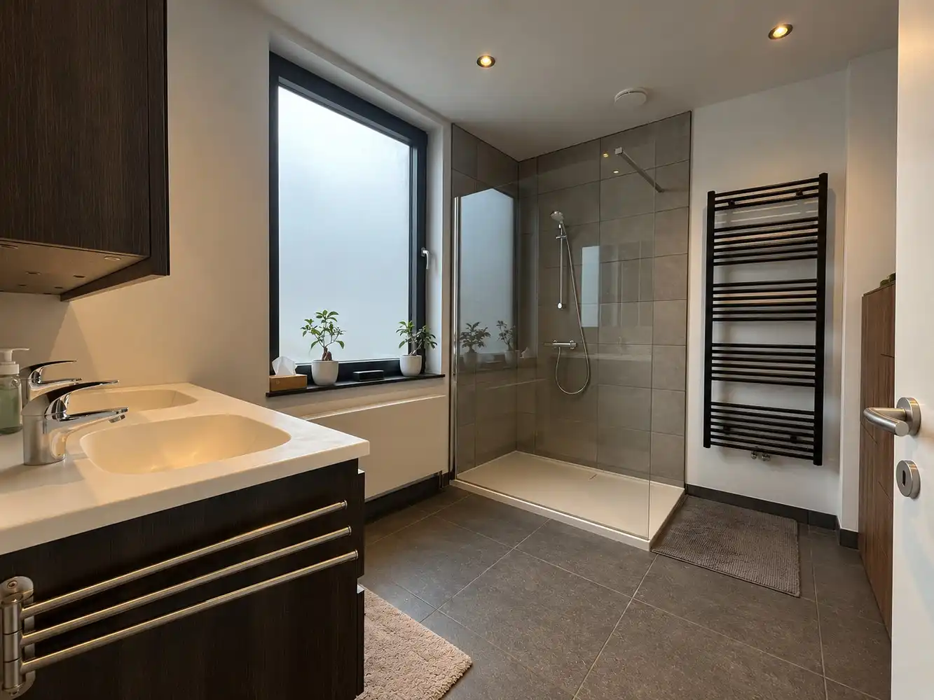 Stijlvolle en volledig gerenoveerde woning met gezellige tuin op toplocatie aan de Leuvense ring! foto 11