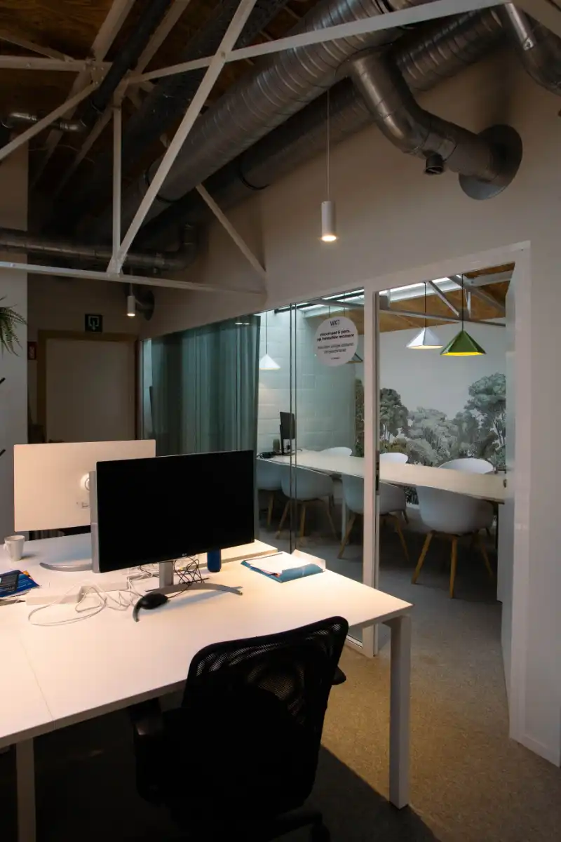 Kantoren in business center WATT Factory foto 13