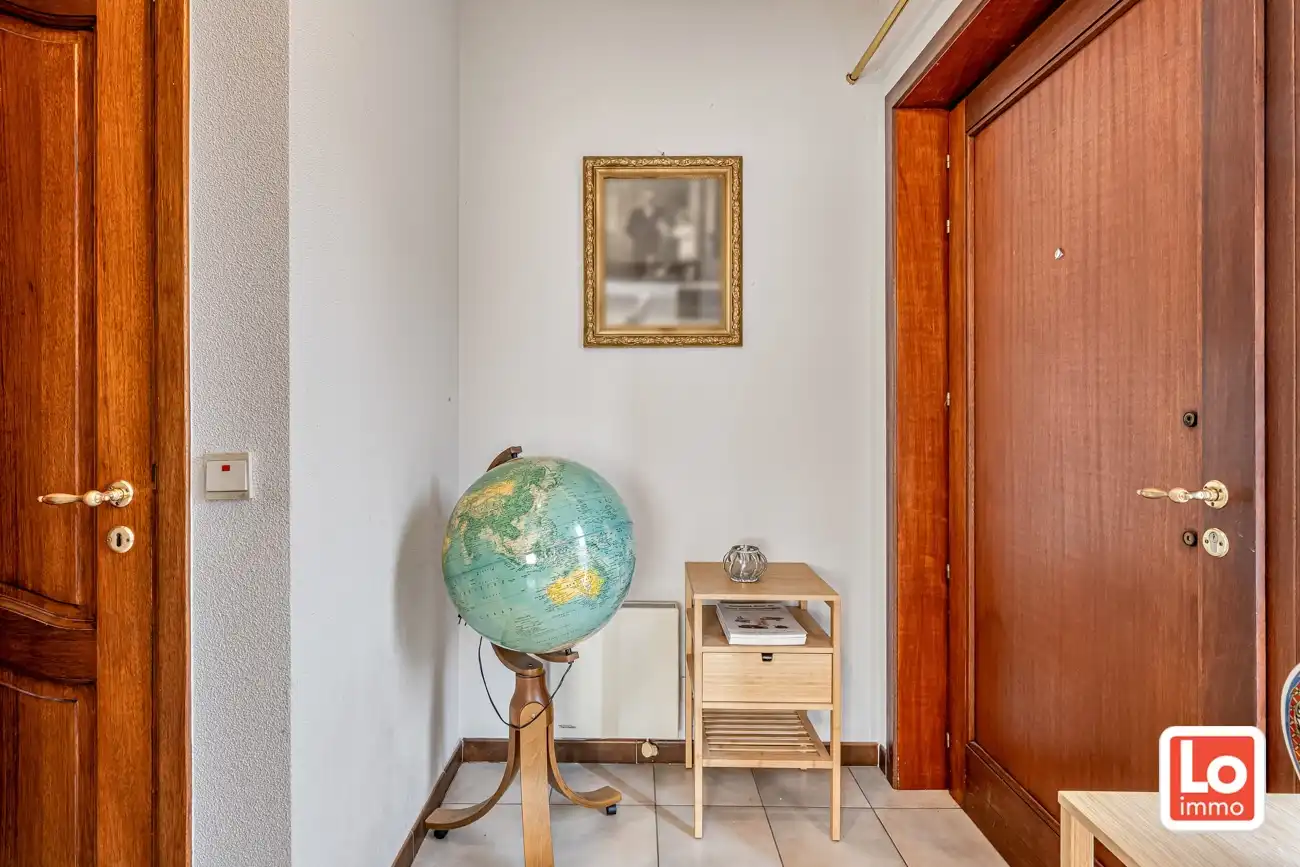 Gelijkvloerse open woning met dubbele inpandige garage en zonnige tuin op een toplocatie nabij het centrum van Lochristi! foto 3