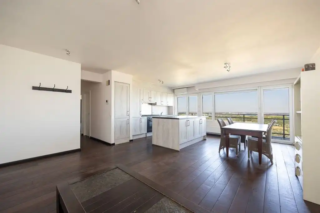 Lichtrijk appartement met 2 slaapkamers en zicht op Vlinderpaleis foto 2